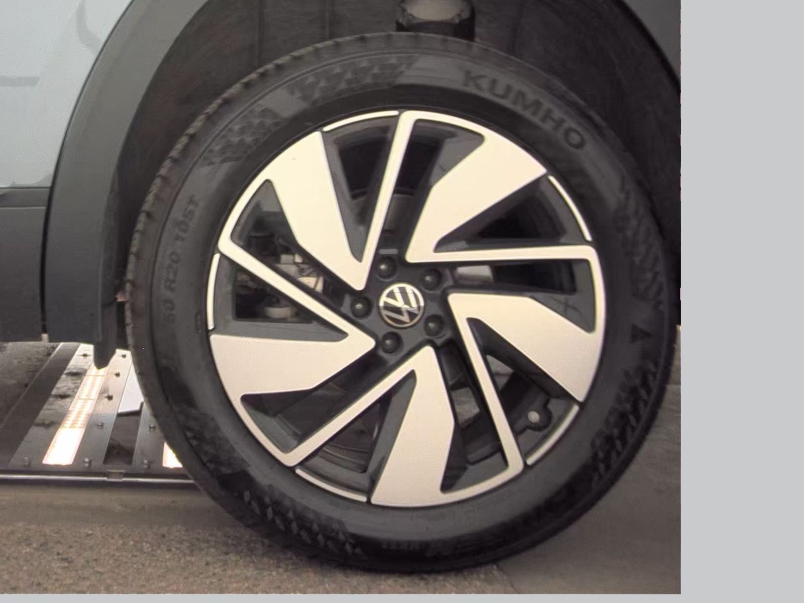 2025 Volkswagen Atlas 2.0T SE AWD