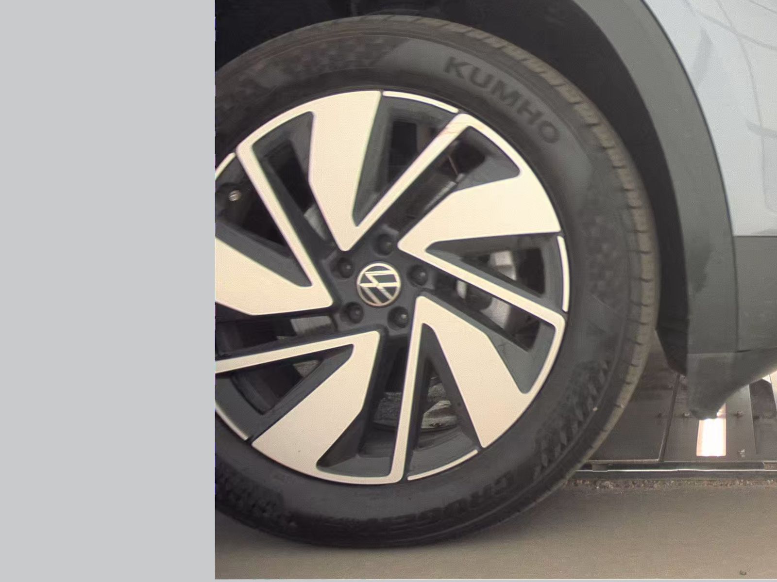 2025 Volkswagen Atlas 2.0T SE AWD