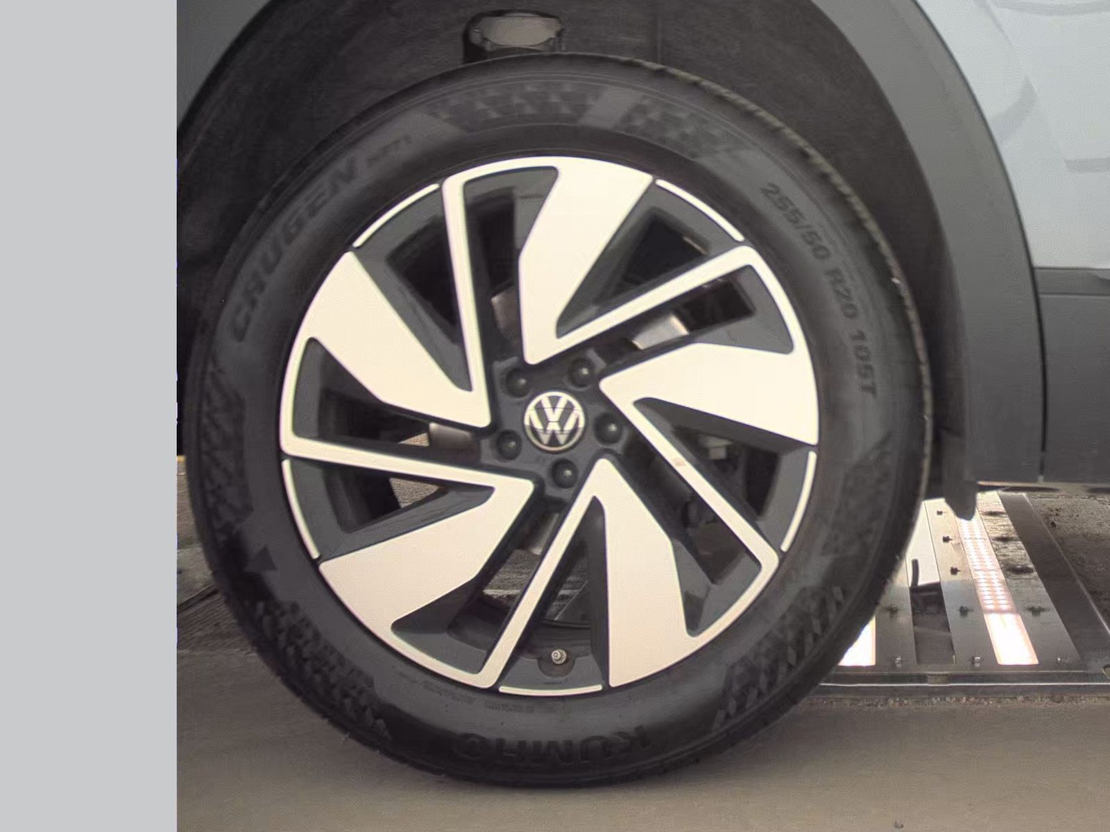 2025 Volkswagen Atlas 2.0T SE AWD