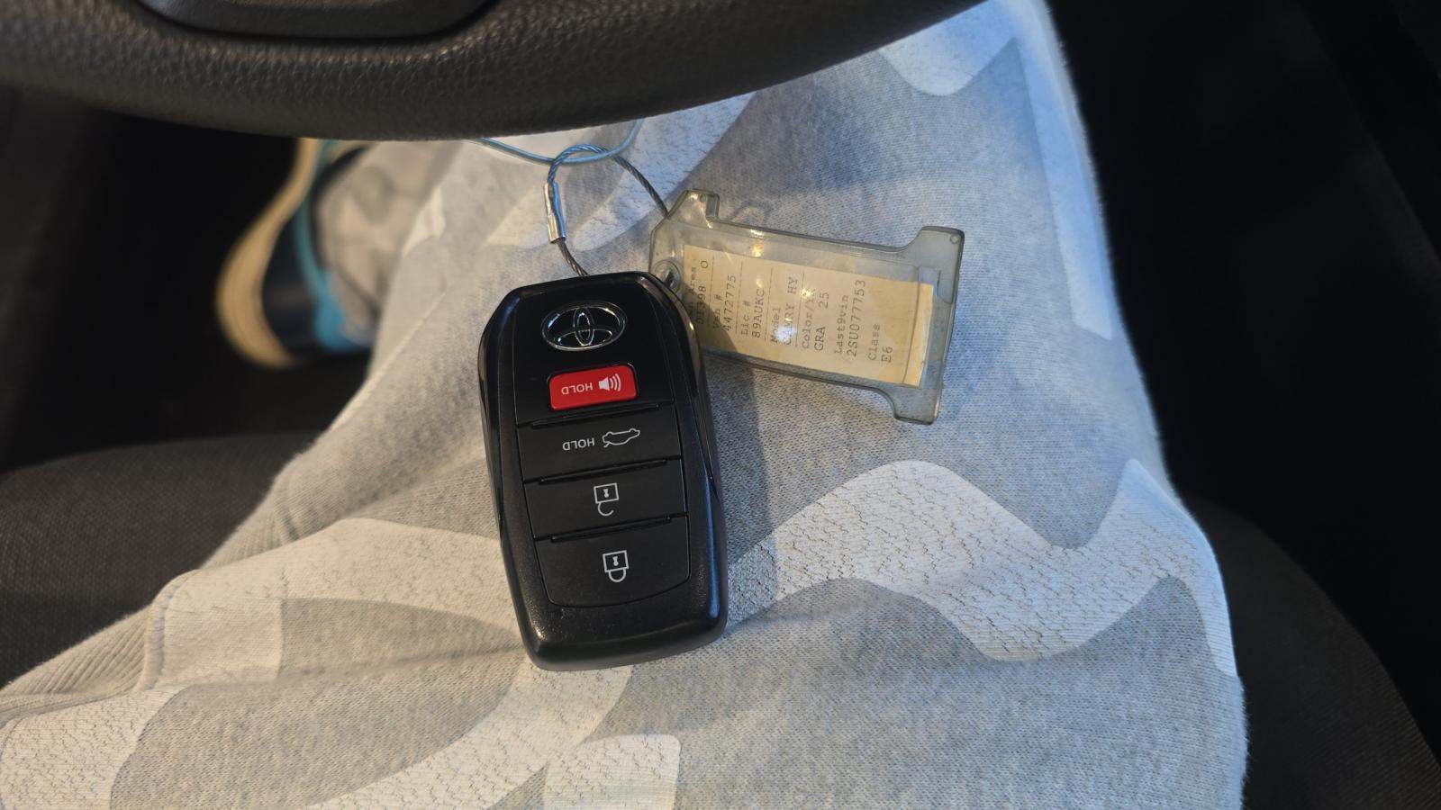 2025 Toyota Camry LE FWD