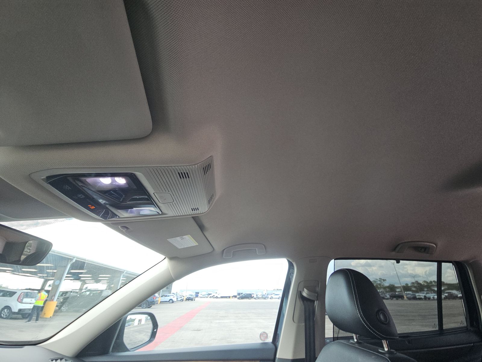 2025 Volkswagen Atlas 2.0T SE FWD