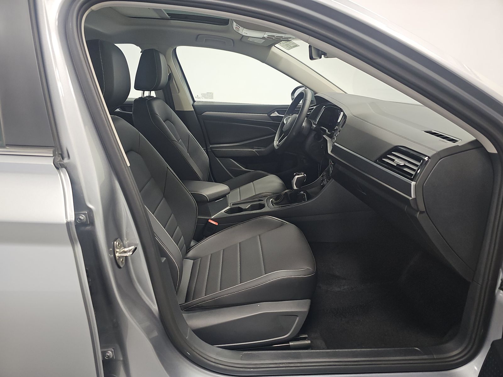 2024 Volkswagen Jetta 1.5T SE FWD