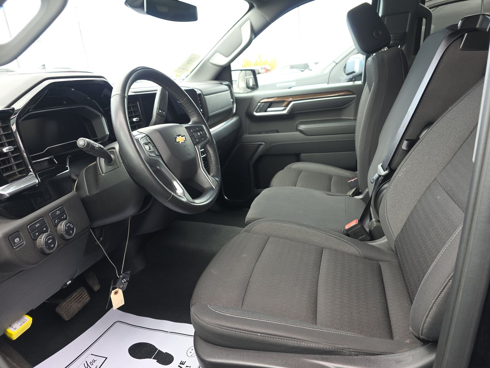 2025 Chevrolet Silverado 1500 LT AWD