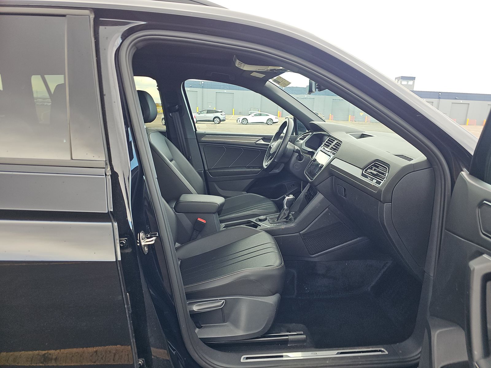 2022 Volkswagen Tiguan 2.0T SE R-Line Black AWD