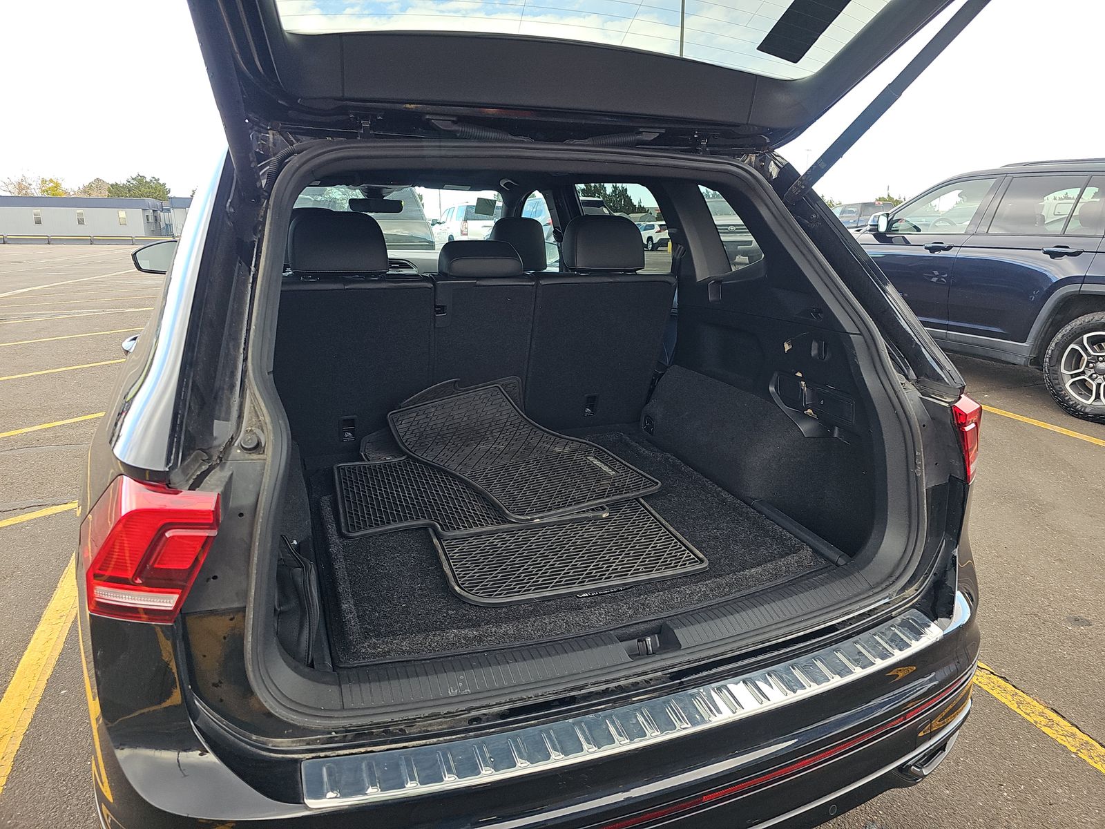 2022 Volkswagen Tiguan 2.0T SE R-Line Black AWD