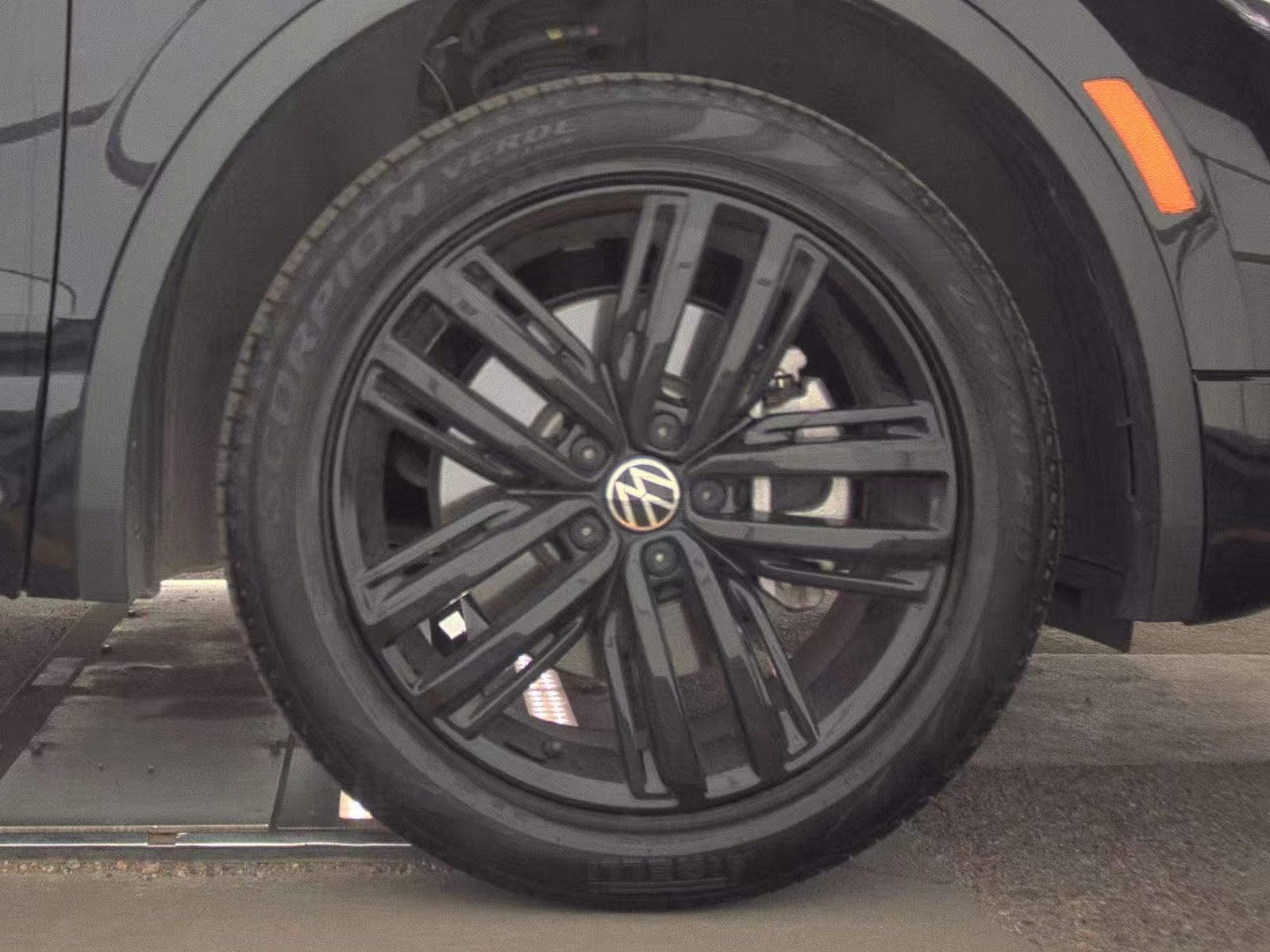 2022 Volkswagen Tiguan 2.0T SE R-Line Black AWD