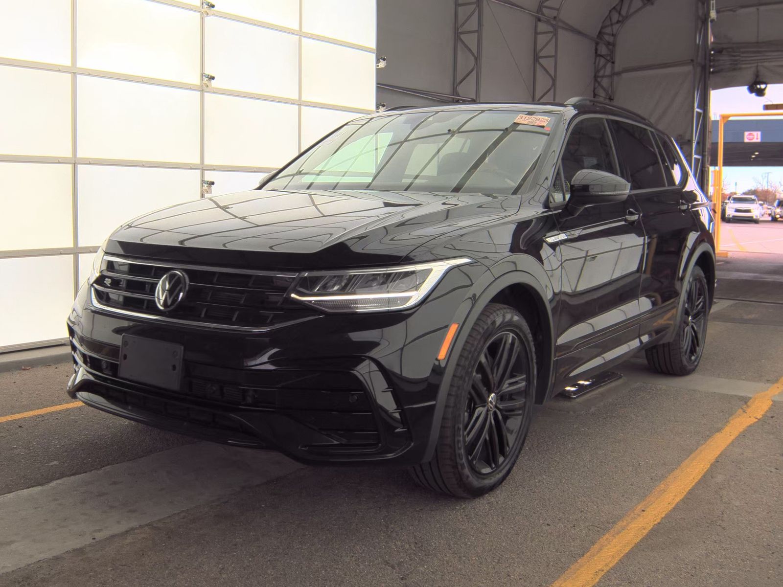 2022 Volkswagen Tiguan 2.0T SE R-Line Black AWD