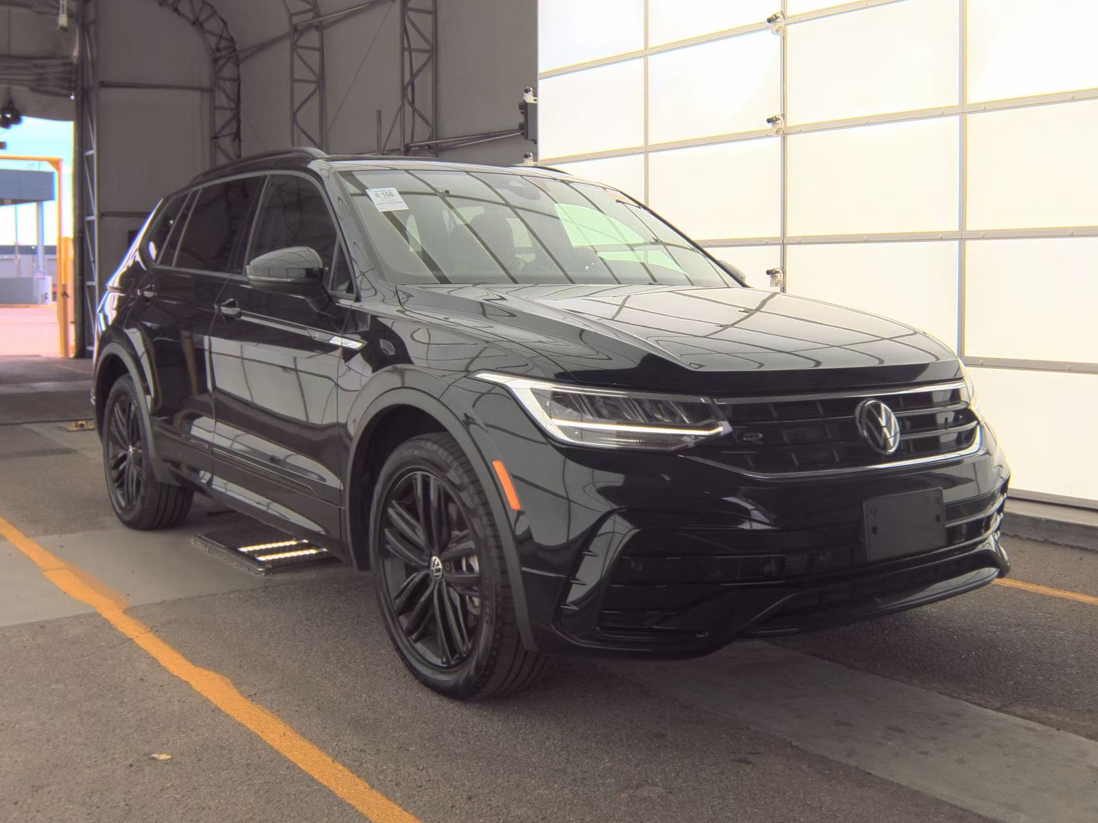 2022 Volkswagen Tiguan 2.0T SE R-Line Black AWD