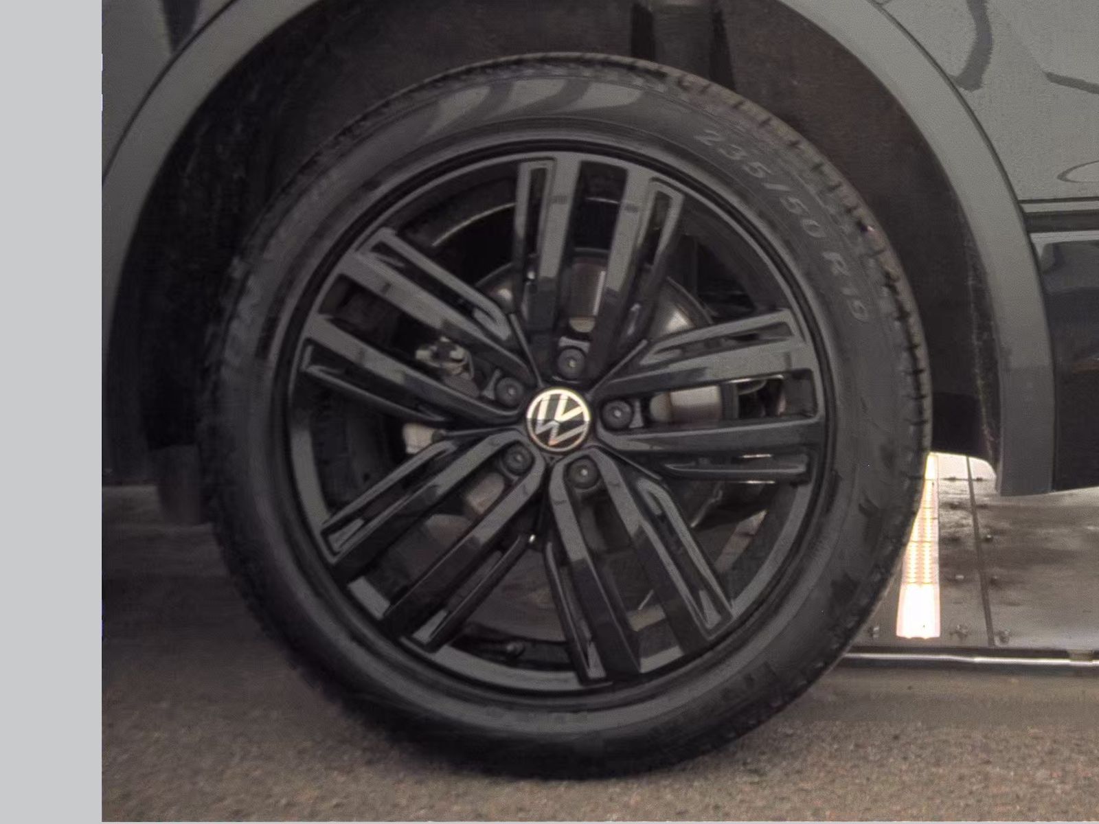 2022 Volkswagen Tiguan 2.0T SE R-Line Black AWD