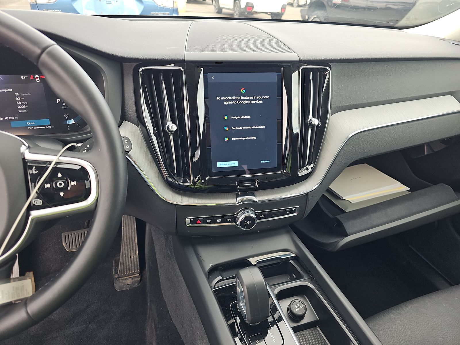 2025 Volvo XC60 B5 Plus AWD