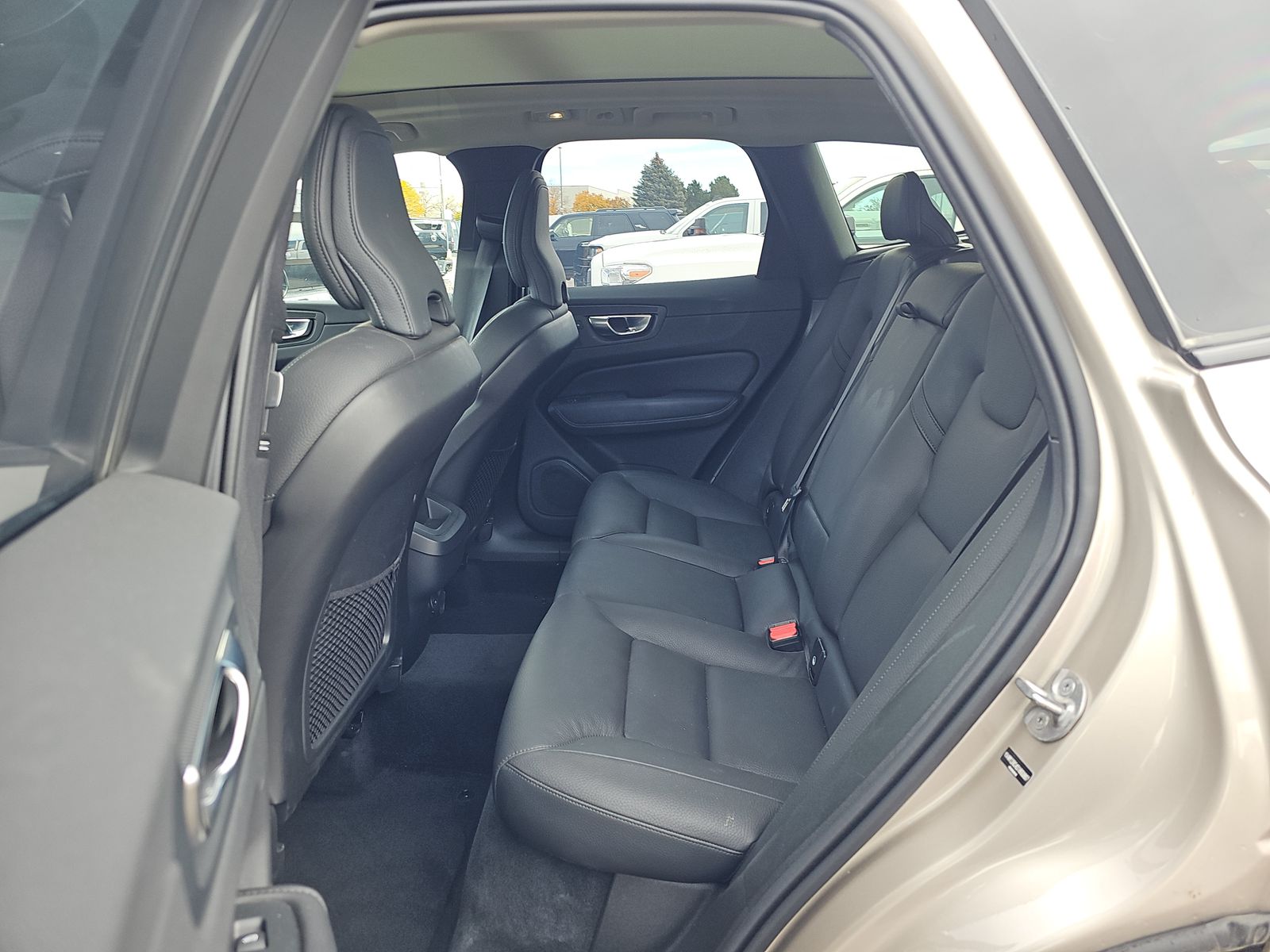 2025 Volvo XC60 B5 Plus AWD