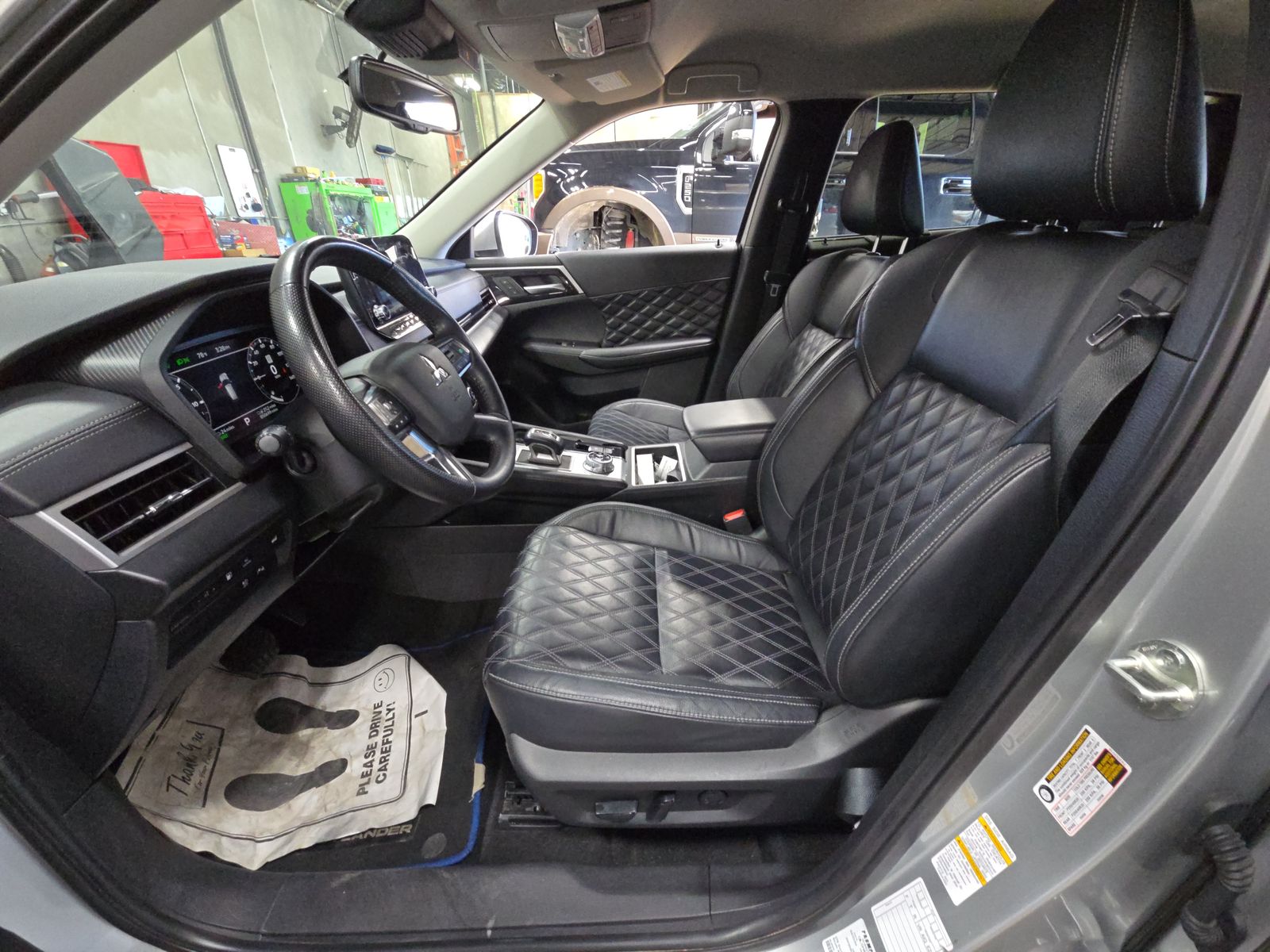 2023 Mitsubishi Outlander PHEV 40th Anniversary Edition AWD