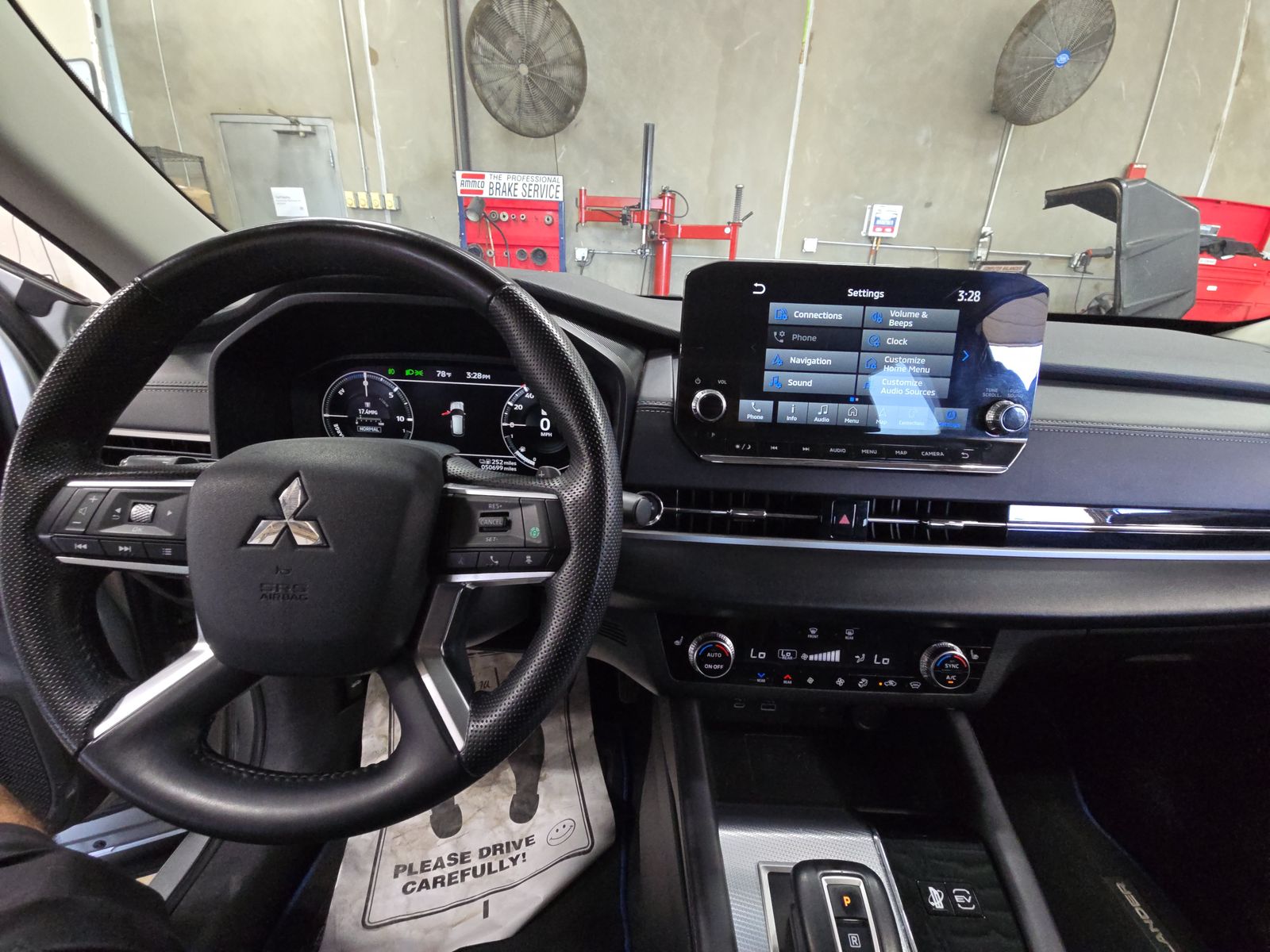 2023 Mitsubishi Outlander PHEV 40th Anniversary Edition AWD