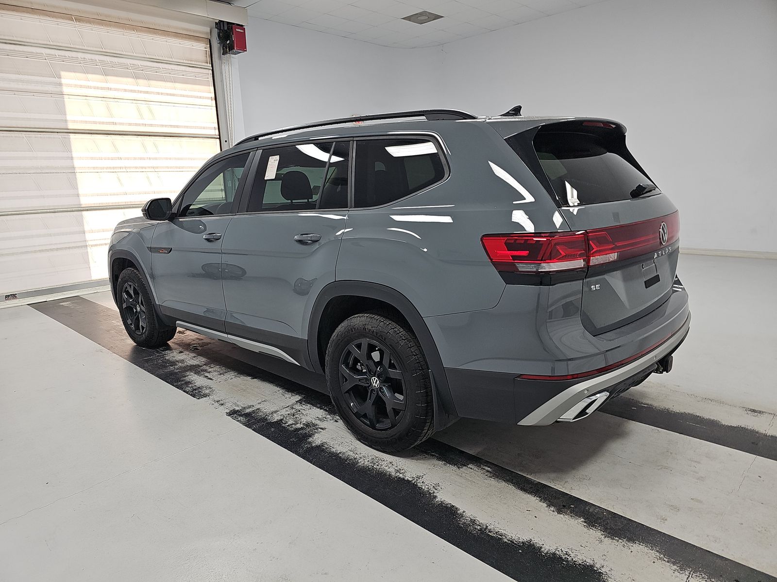 2024 Volkswagen Atlas 2.0T Peak Edition SE AWD