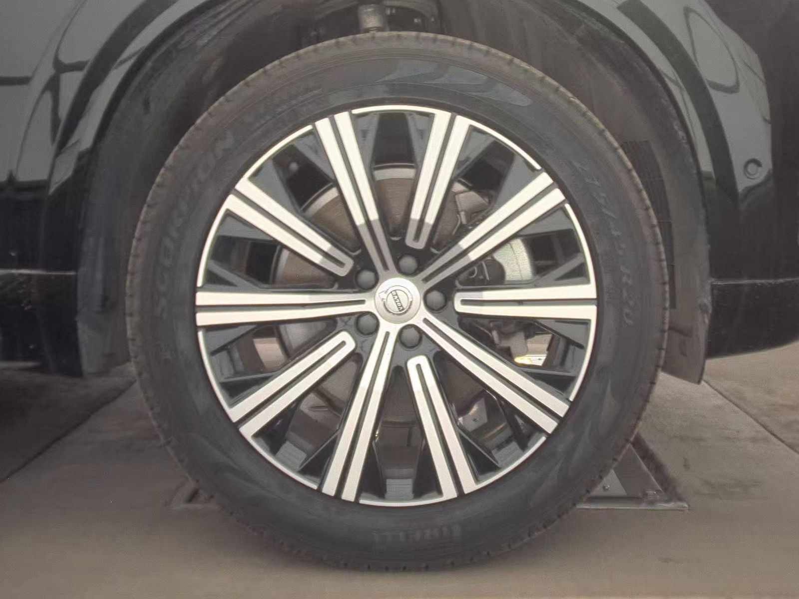 2025 Volvo XC90 B6 Ultra AWD