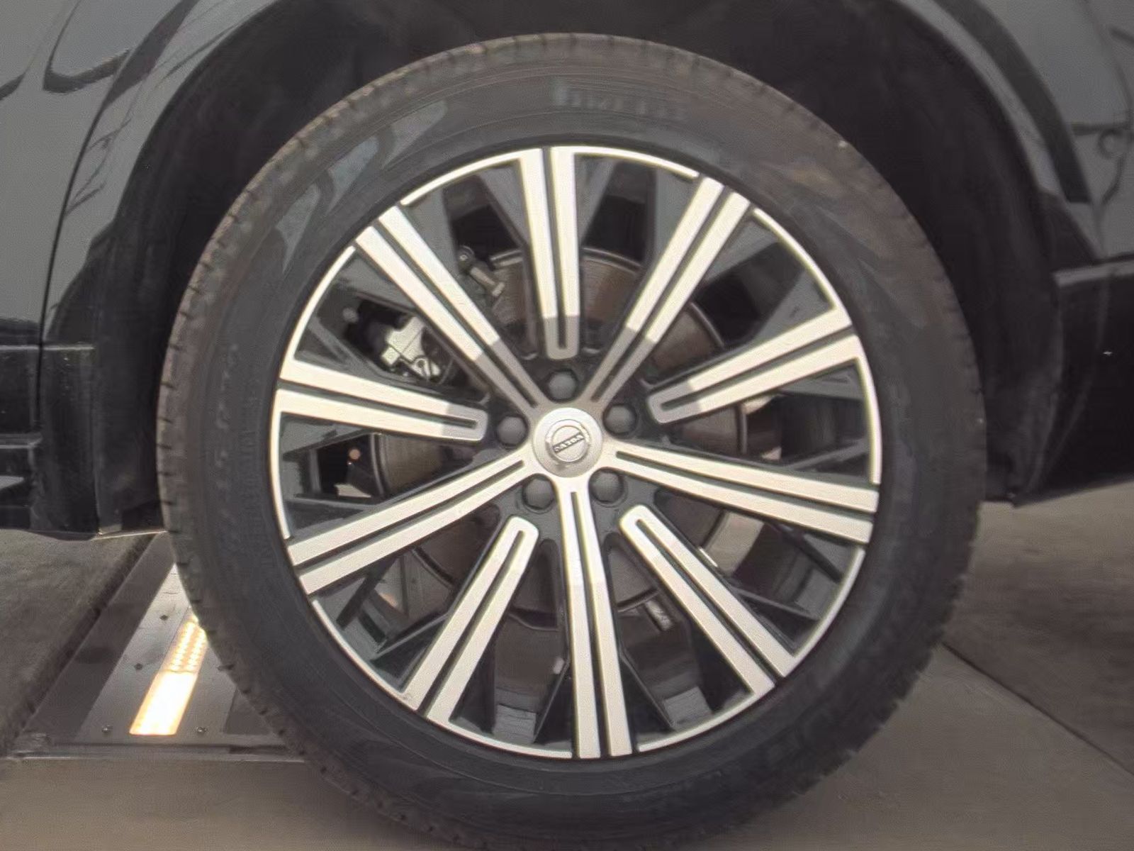 2025 Volvo XC90 B6 Ultra AWD