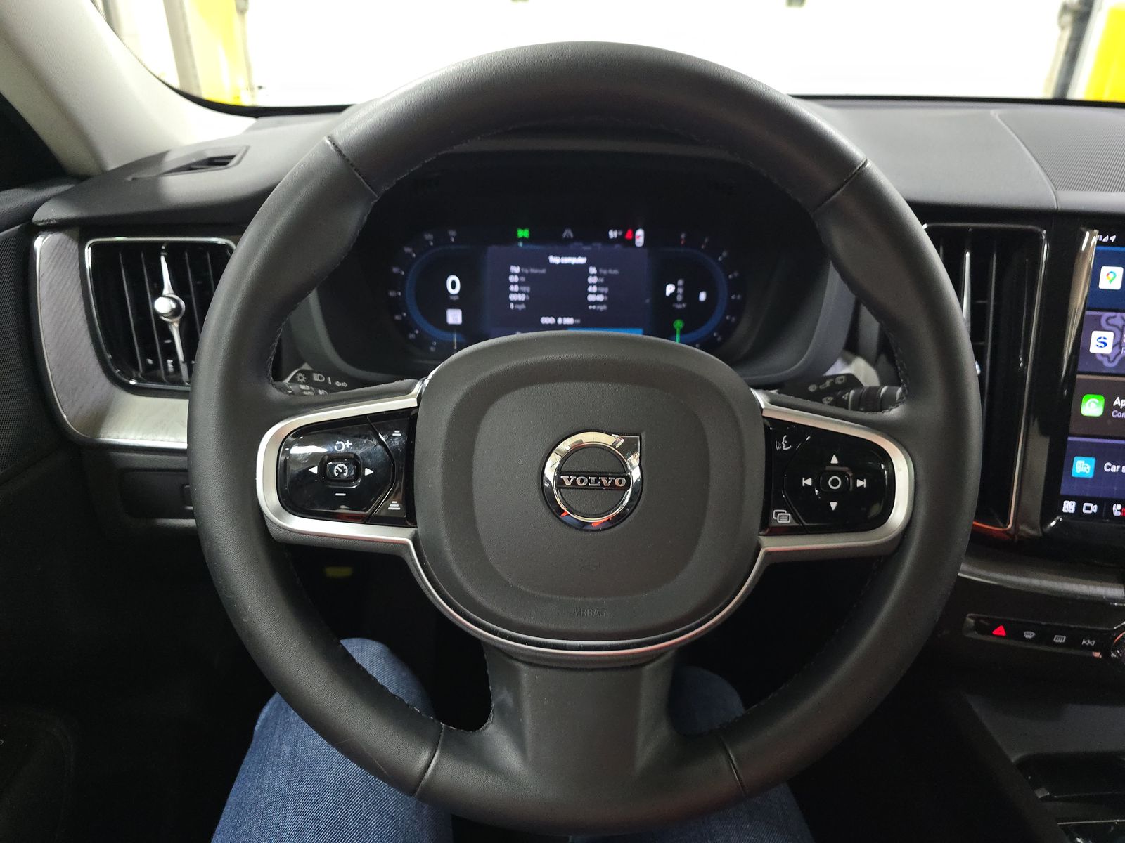 2025 Volvo XC60 B5 Plus AWD