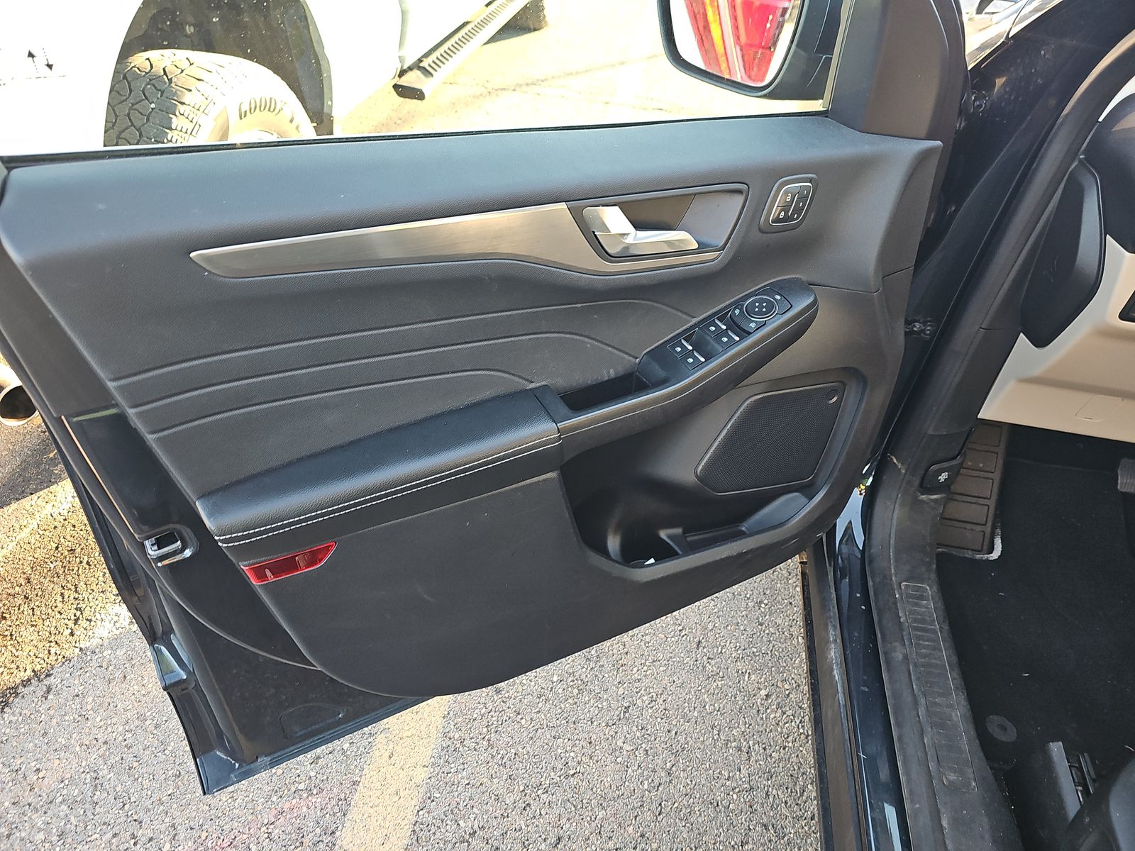 2022 Ford Escape Titanium AWD