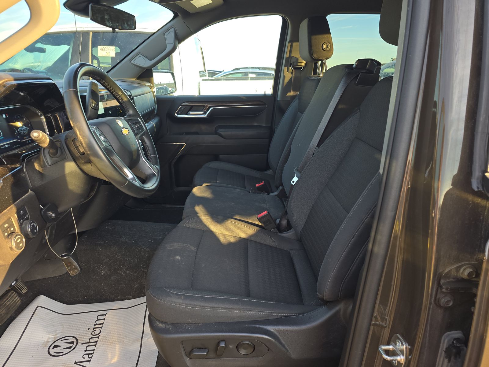 2023 Chevrolet Silverado 1500 LT AWD