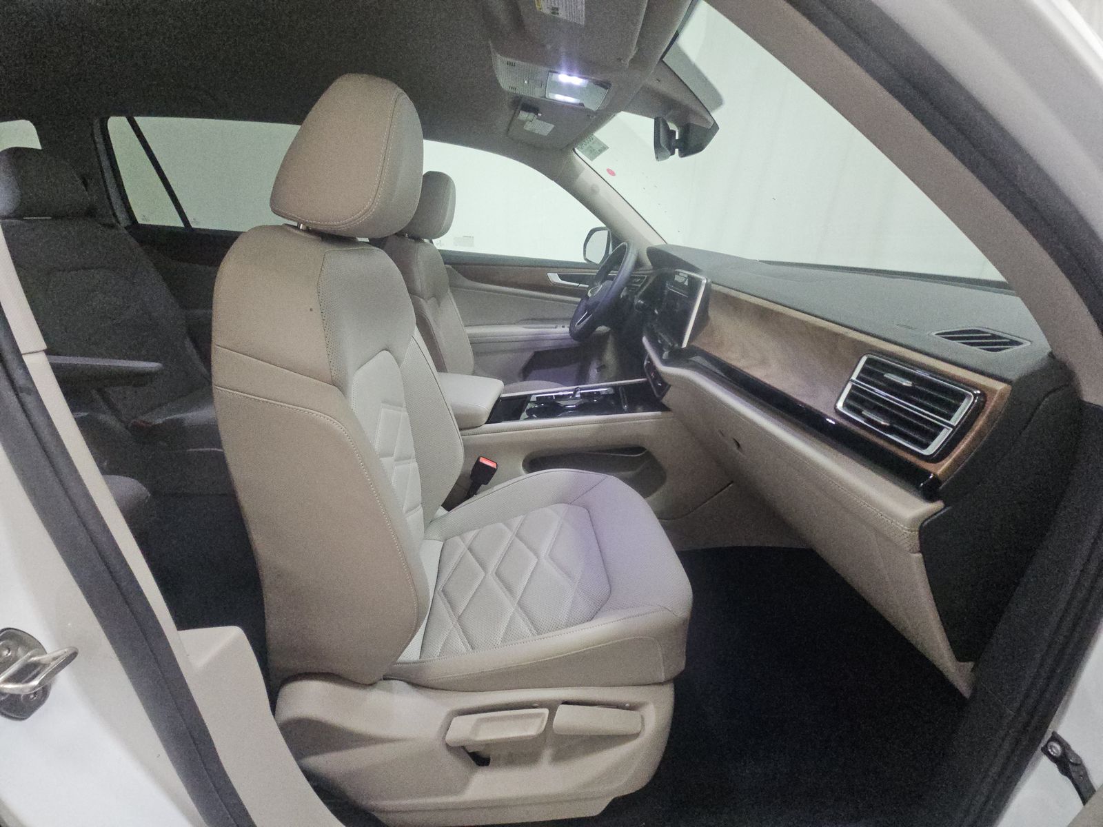 2024 Volkswagen Atlas 2.0T SE FWD