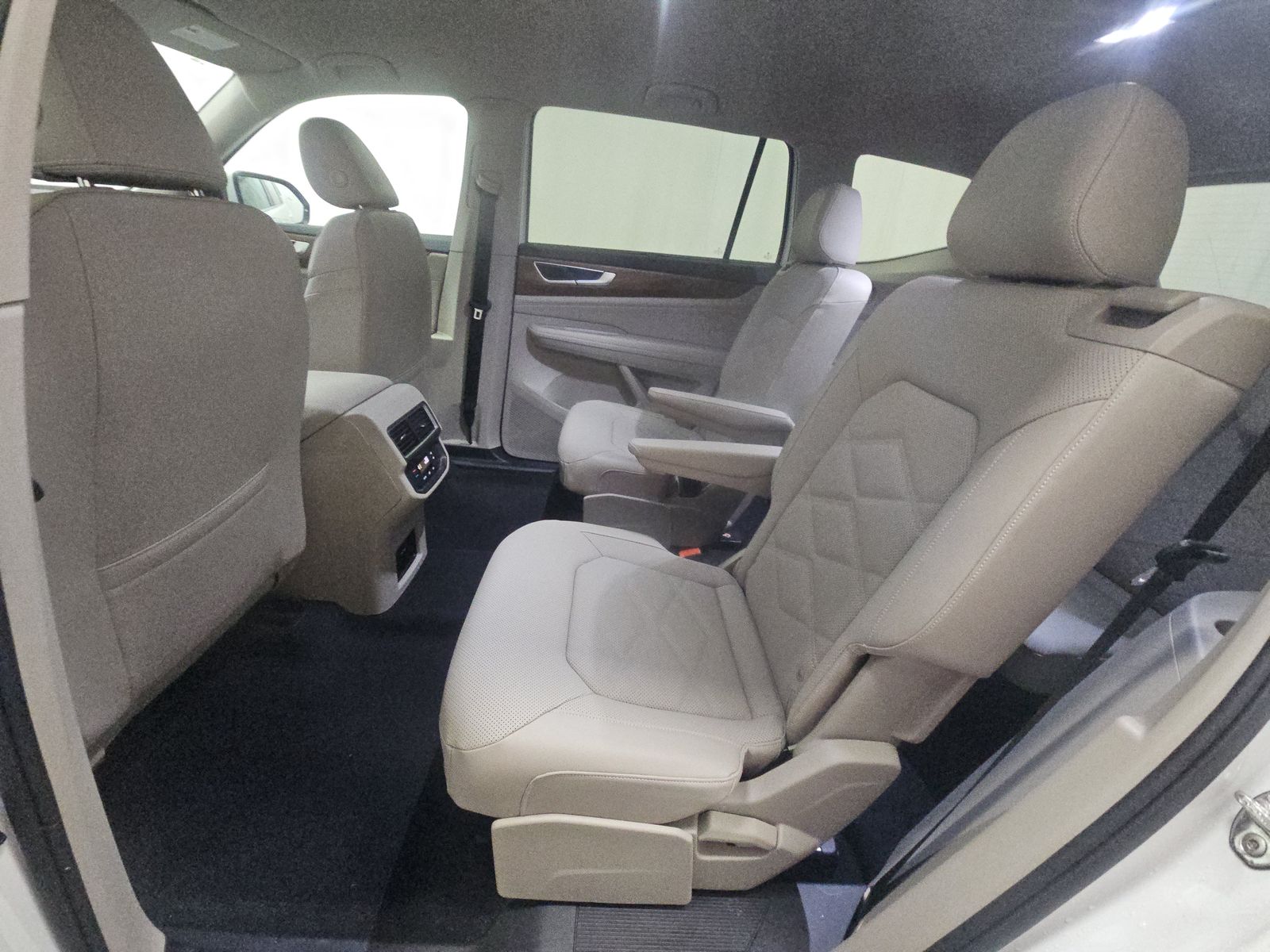 2024 Volkswagen Atlas 2.0T SE FWD