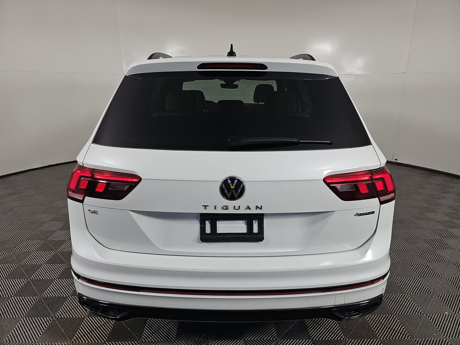 2024 Volkswagen Tiguan 2.0T SE R-Line Black AWD