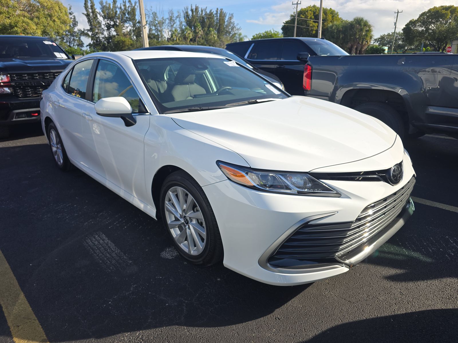 2022 Toyota Camry LE FWD