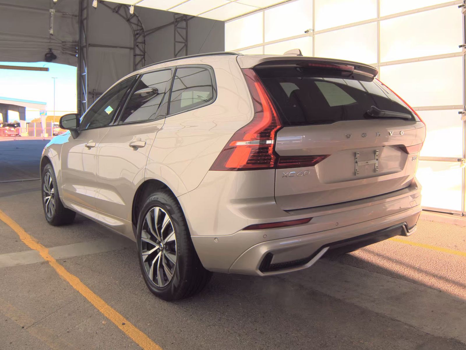 2025 Volvo XC60 B5 Plus AWD