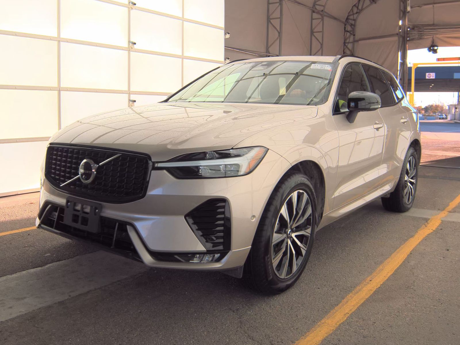 2025 Volvo XC60 B5 Plus AWD