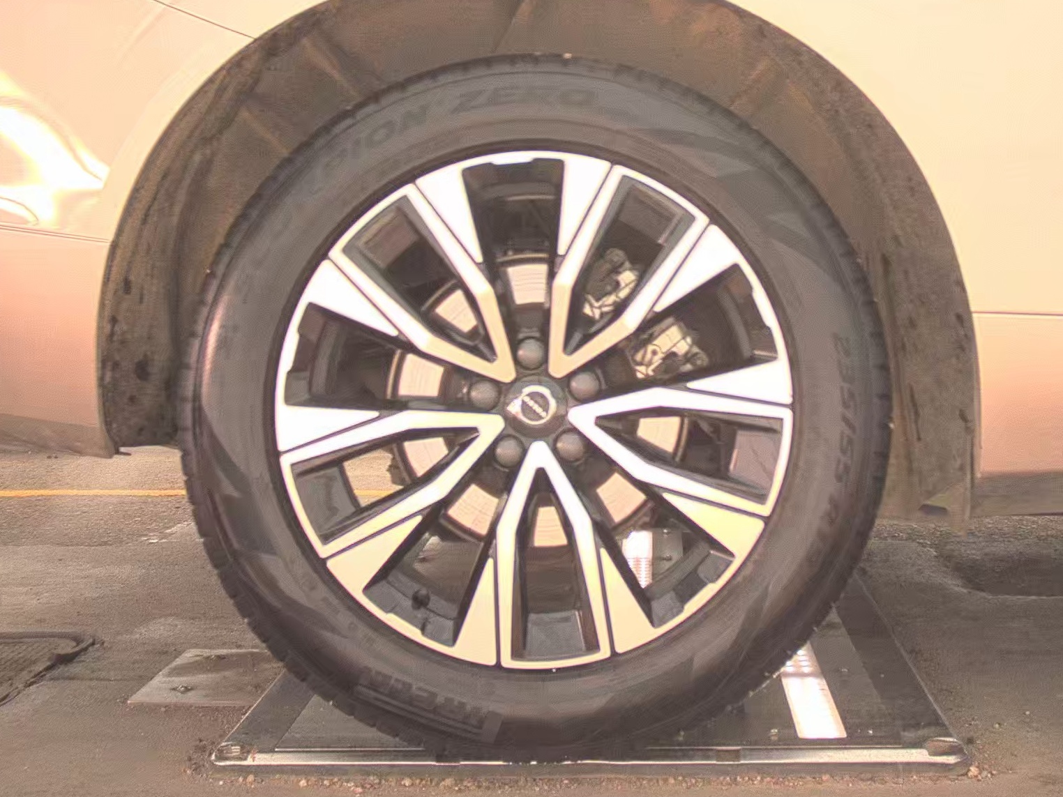 2025 Volvo XC60 B5 Plus AWD