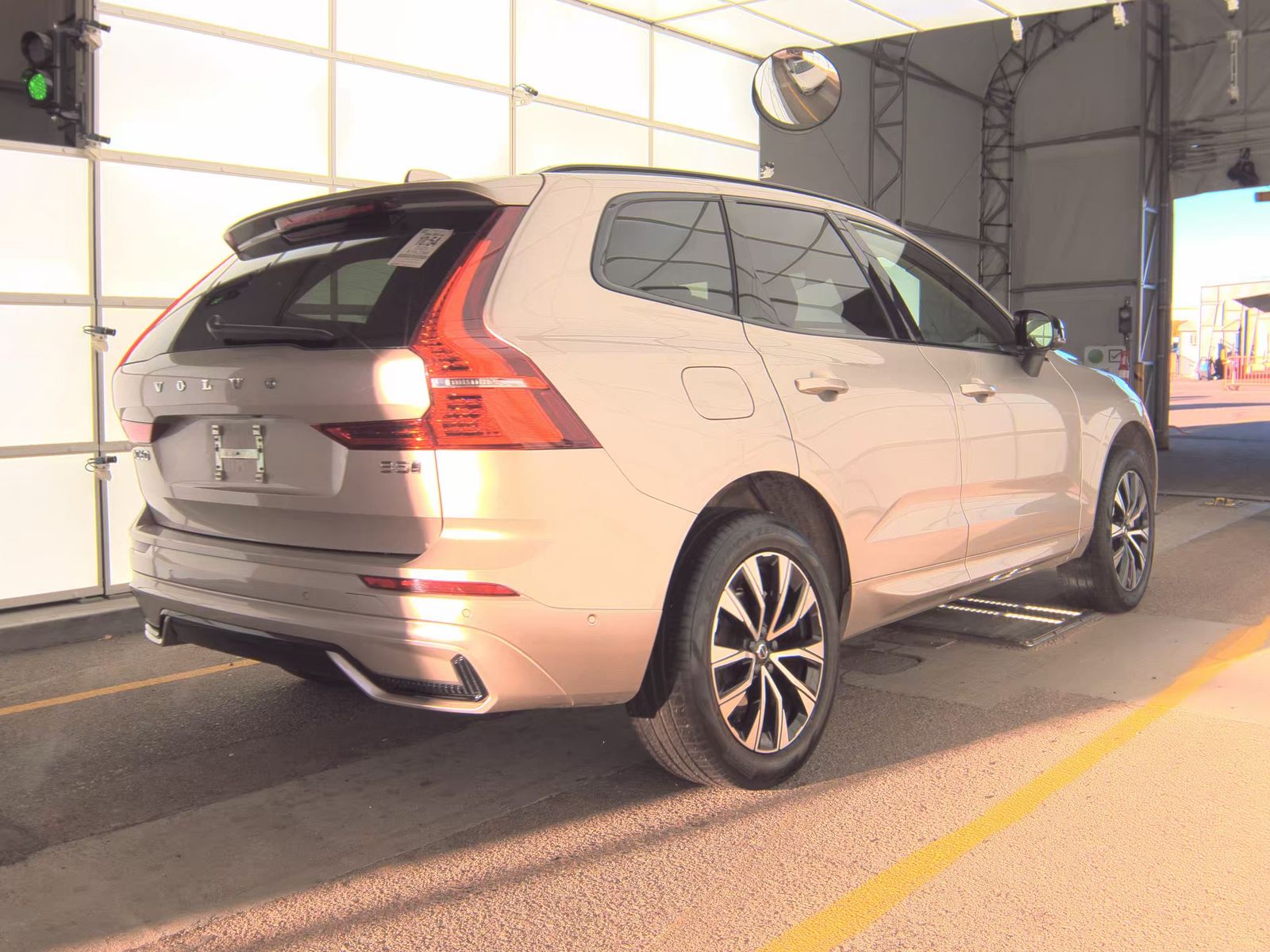 2025 Volvo XC60 B5 Plus AWD