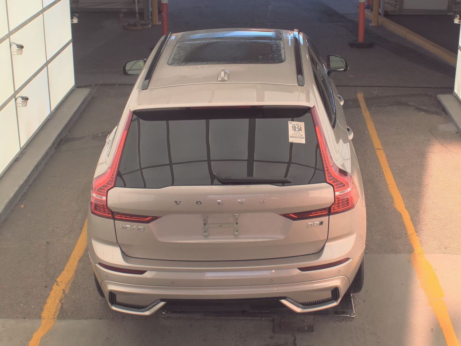 2025 Volvo XC60 B5 Plus AWD