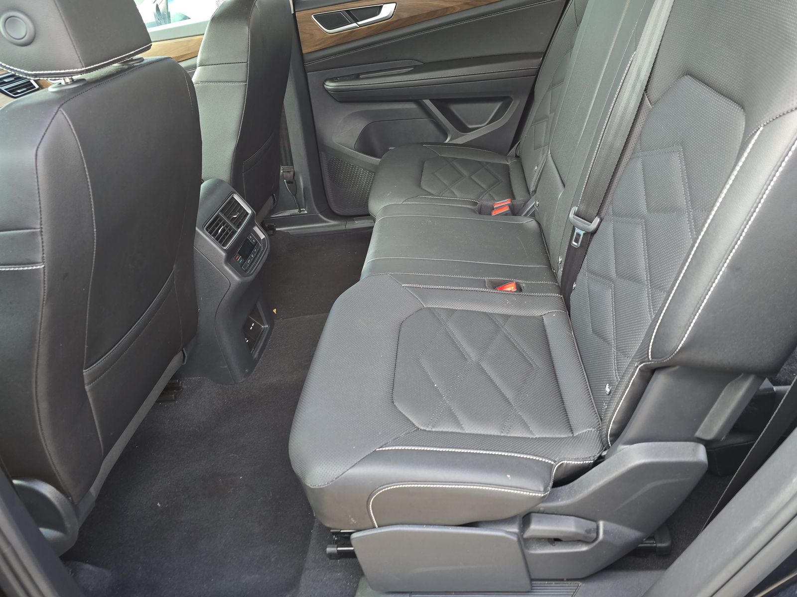 2025 Volkswagen Atlas 2.0T SE FWD