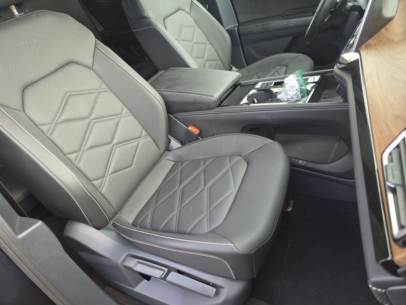 2025 Volkswagen Atlas 2.0T SE FWD