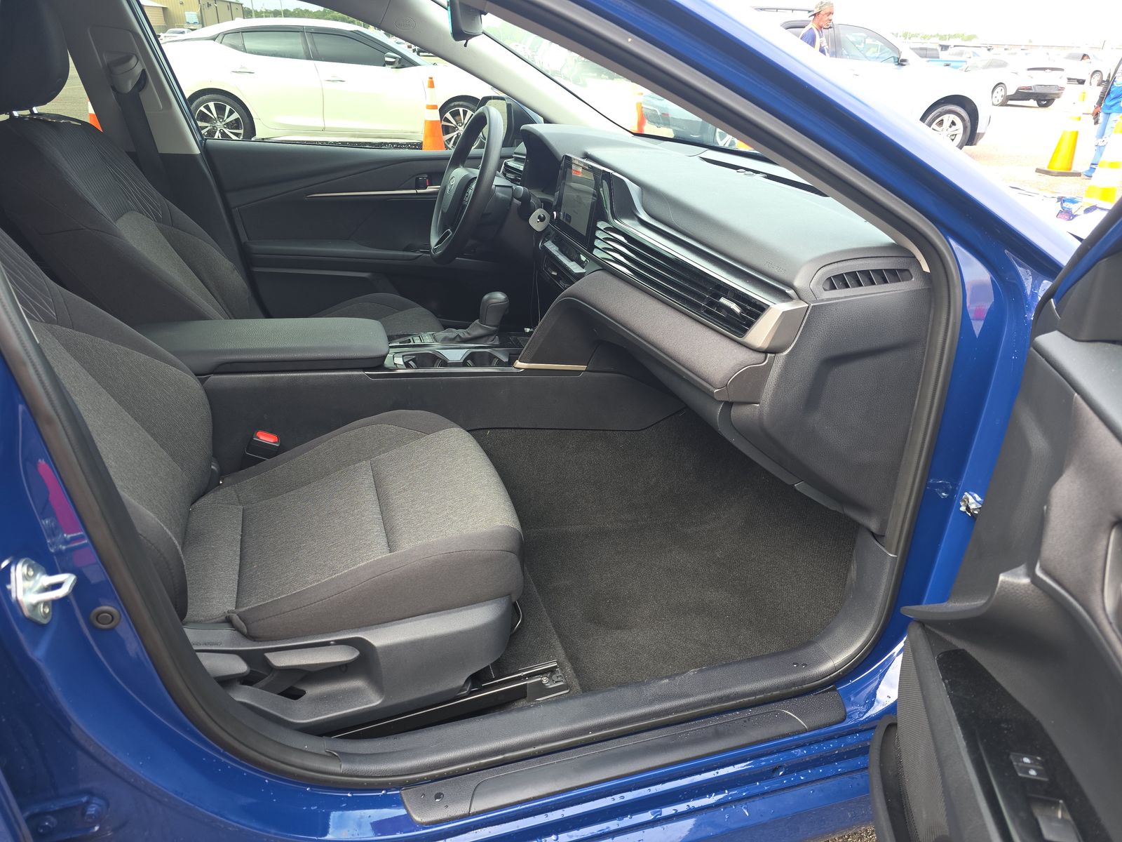 2025 Toyota Camry LE FWD