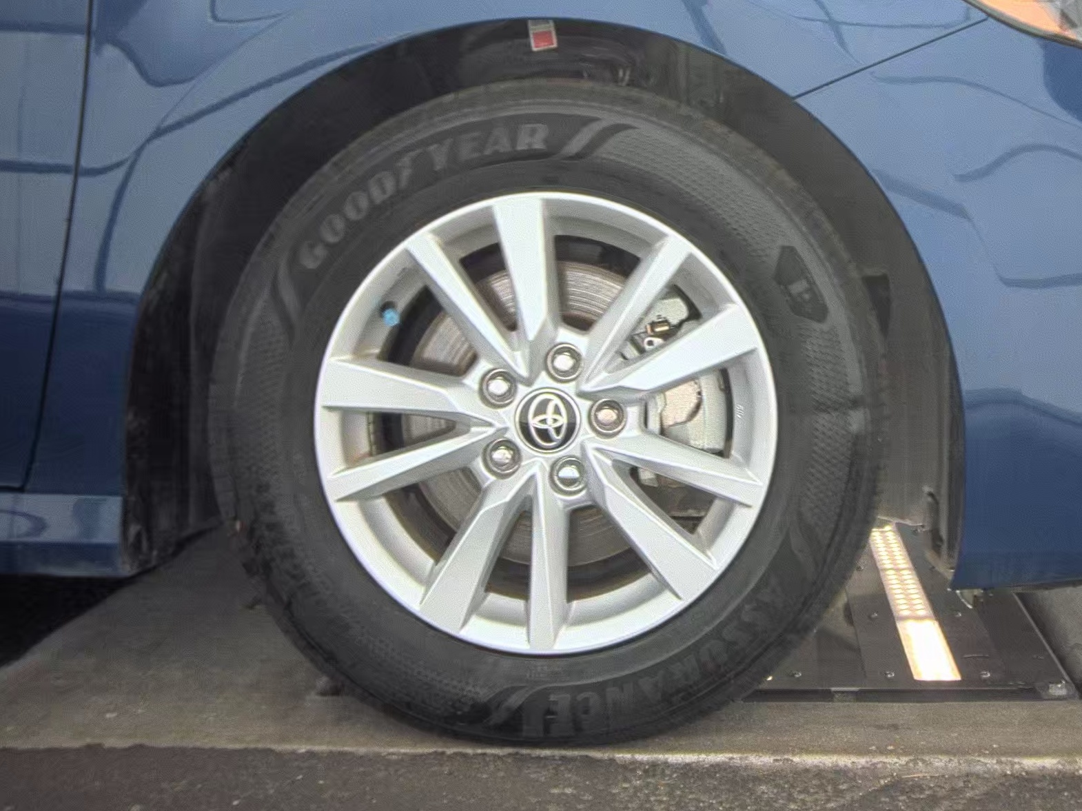 2025 Toyota Camry LE FWD