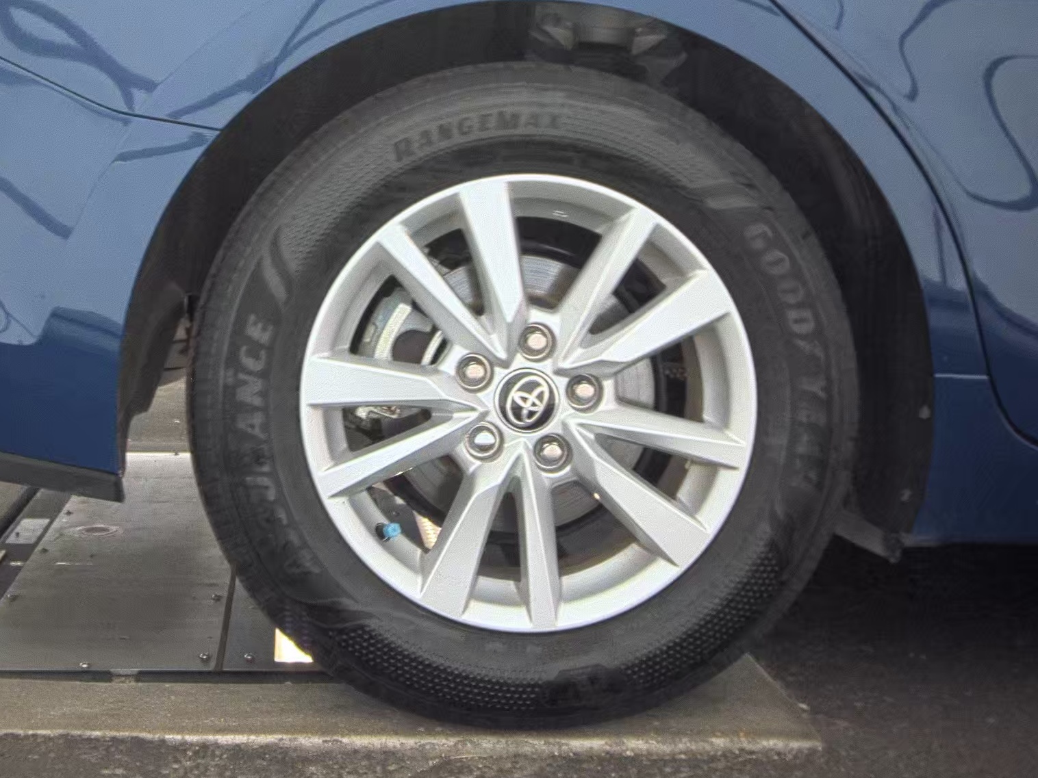 2025 Toyota Camry LE FWD