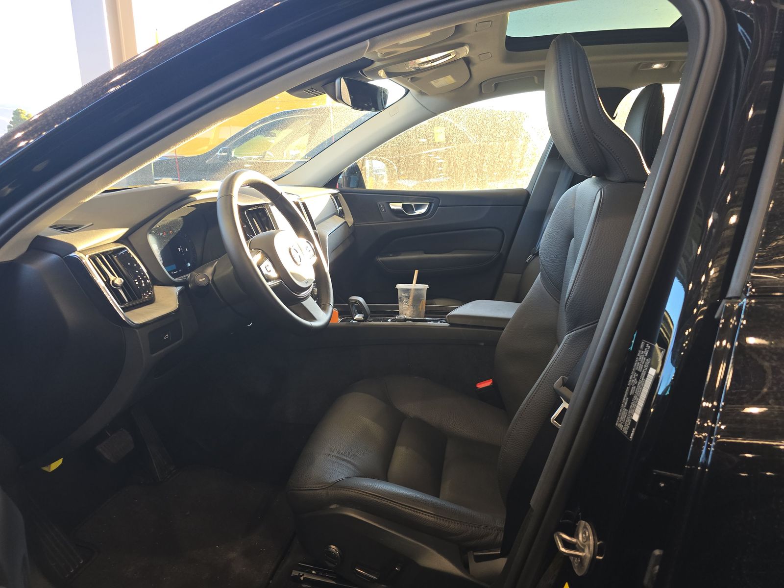 2025 Volvo XC60 B5 Plus AWD