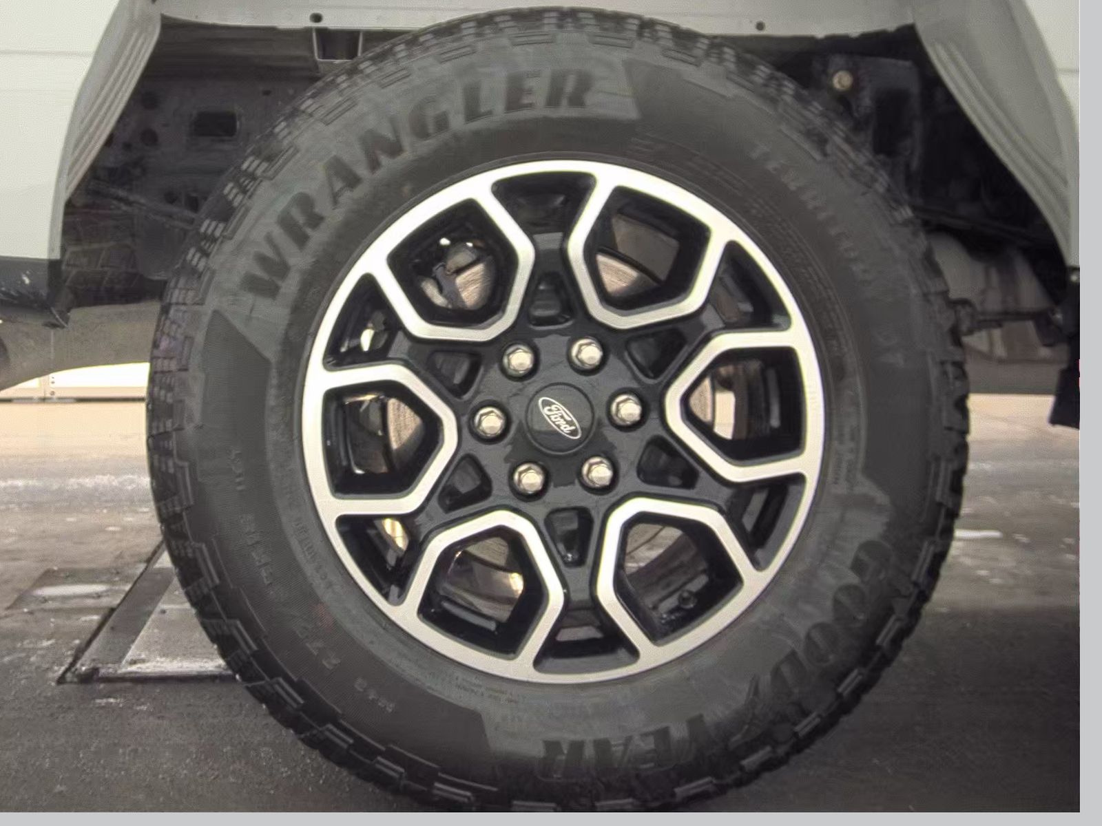 2023 Ford F-150 Hybrid XLT AWD