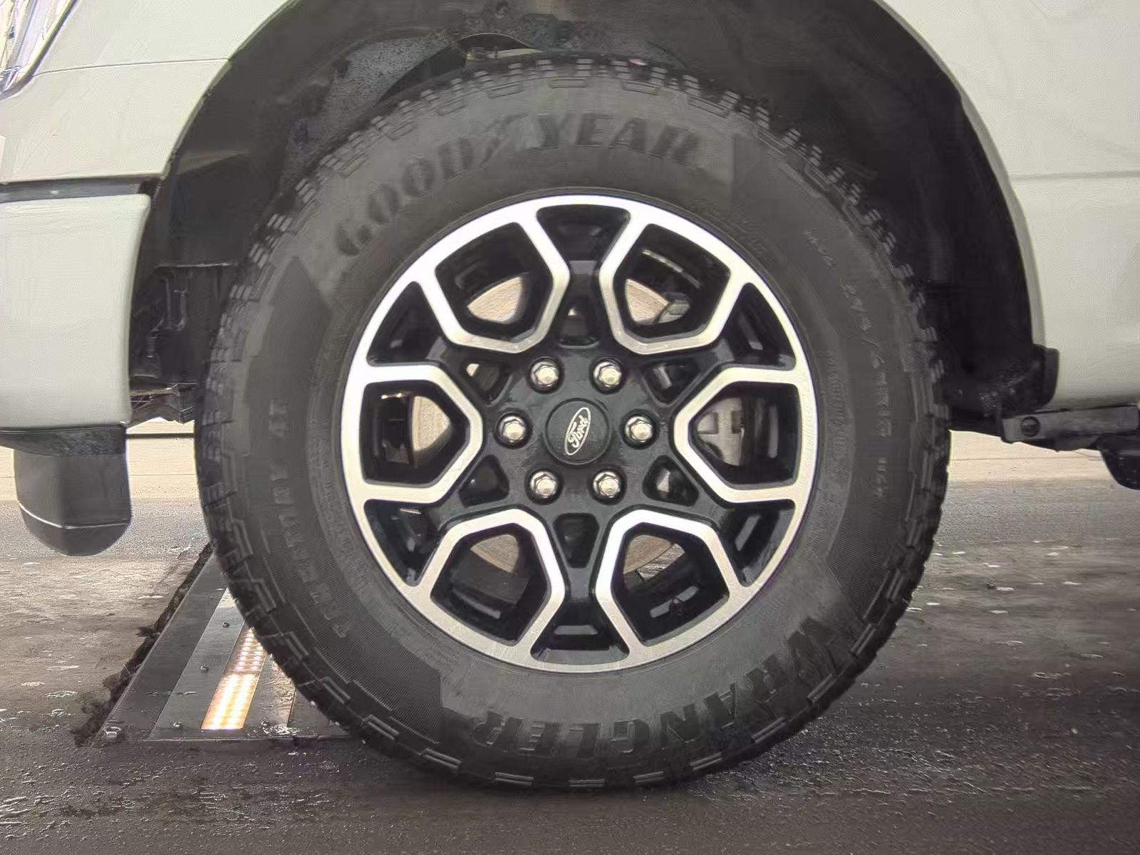 2023 Ford F-150 Hybrid XLT AWD