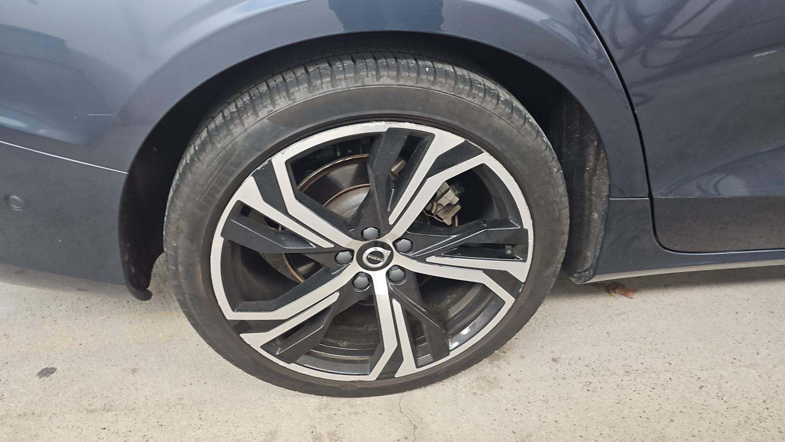 2024 Volvo S60 B5 Plus FWD