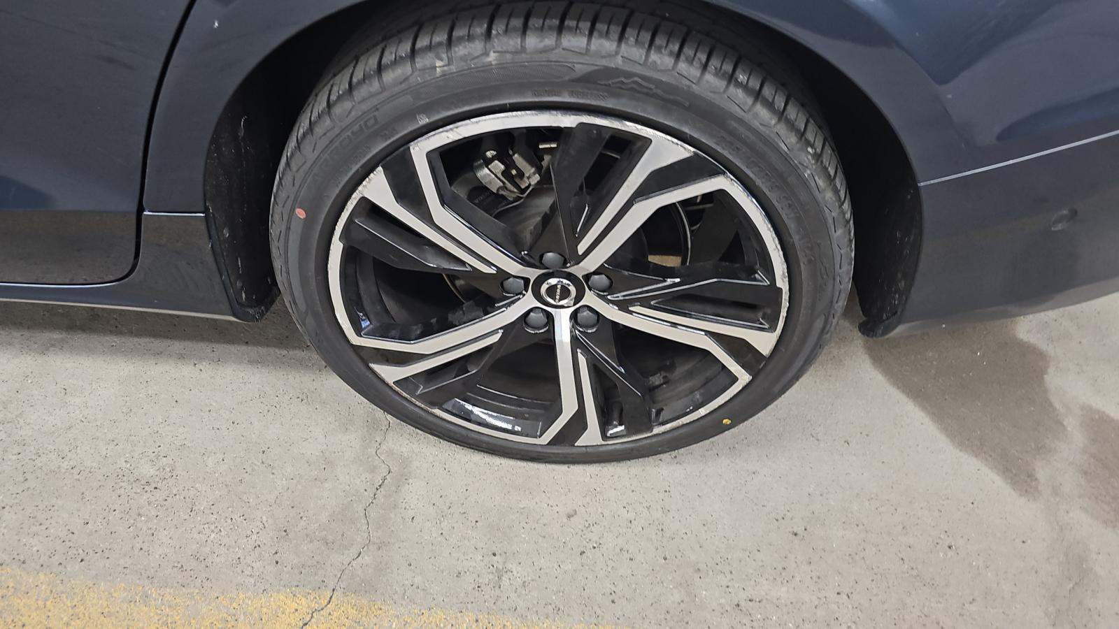 2024 Volvo S60 B5 Plus FWD