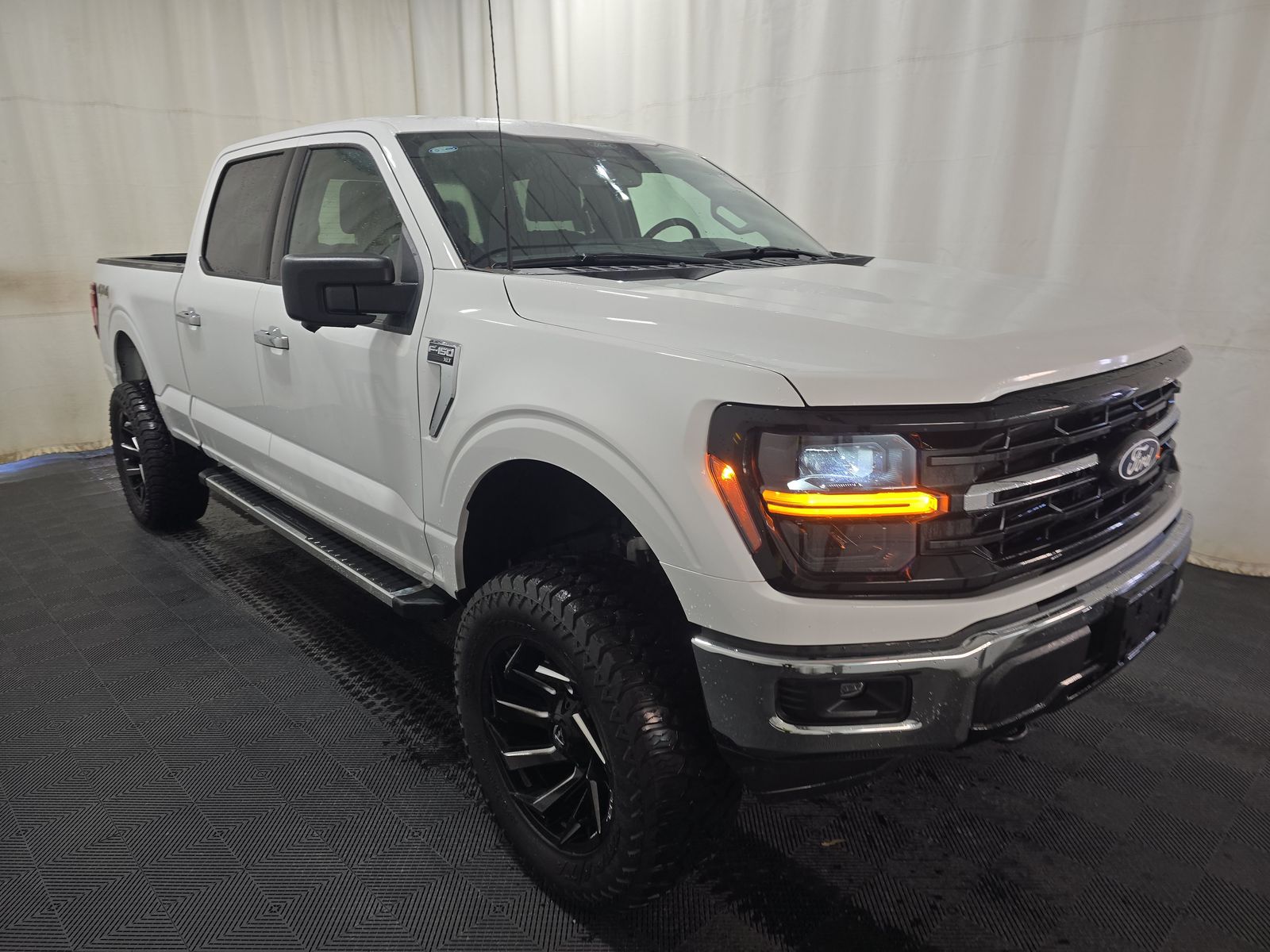 2024 Ford F-150 XLT AWD