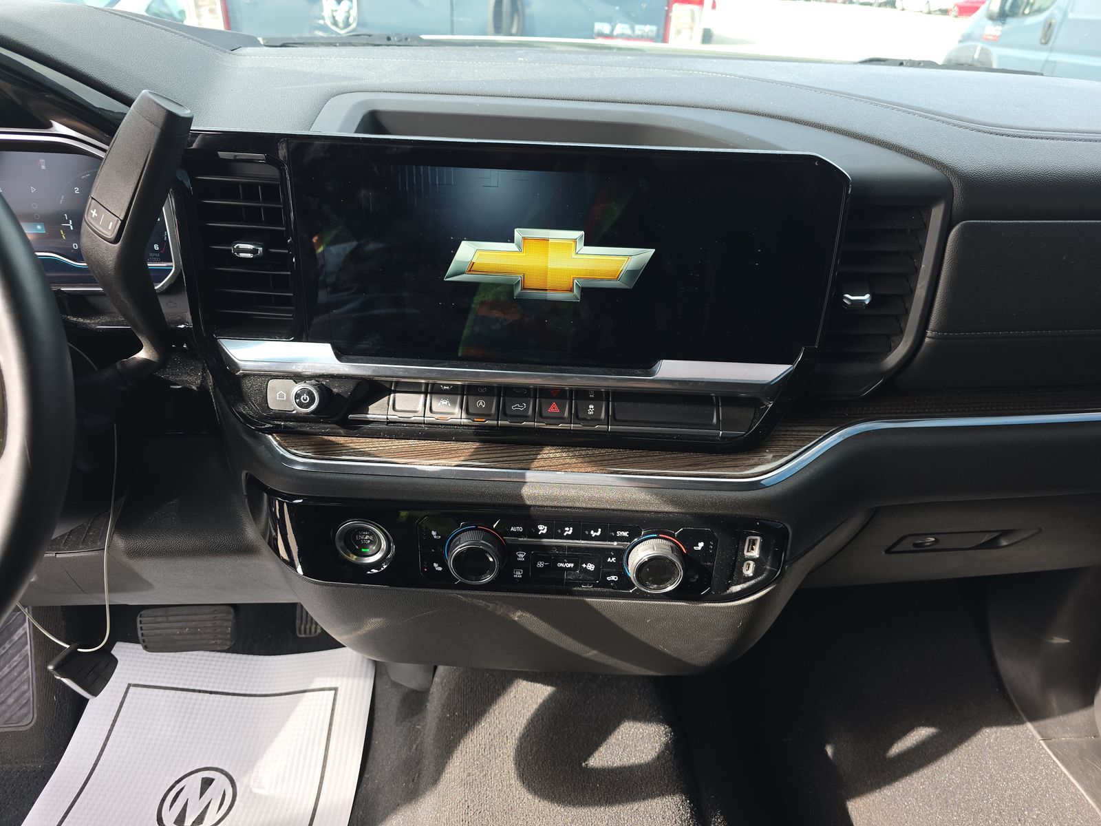 2023 Chevrolet Silverado 1500 LT AWD