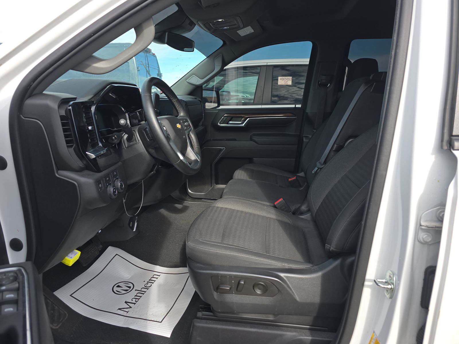 2023 Chevrolet Silverado 1500 LT AWD