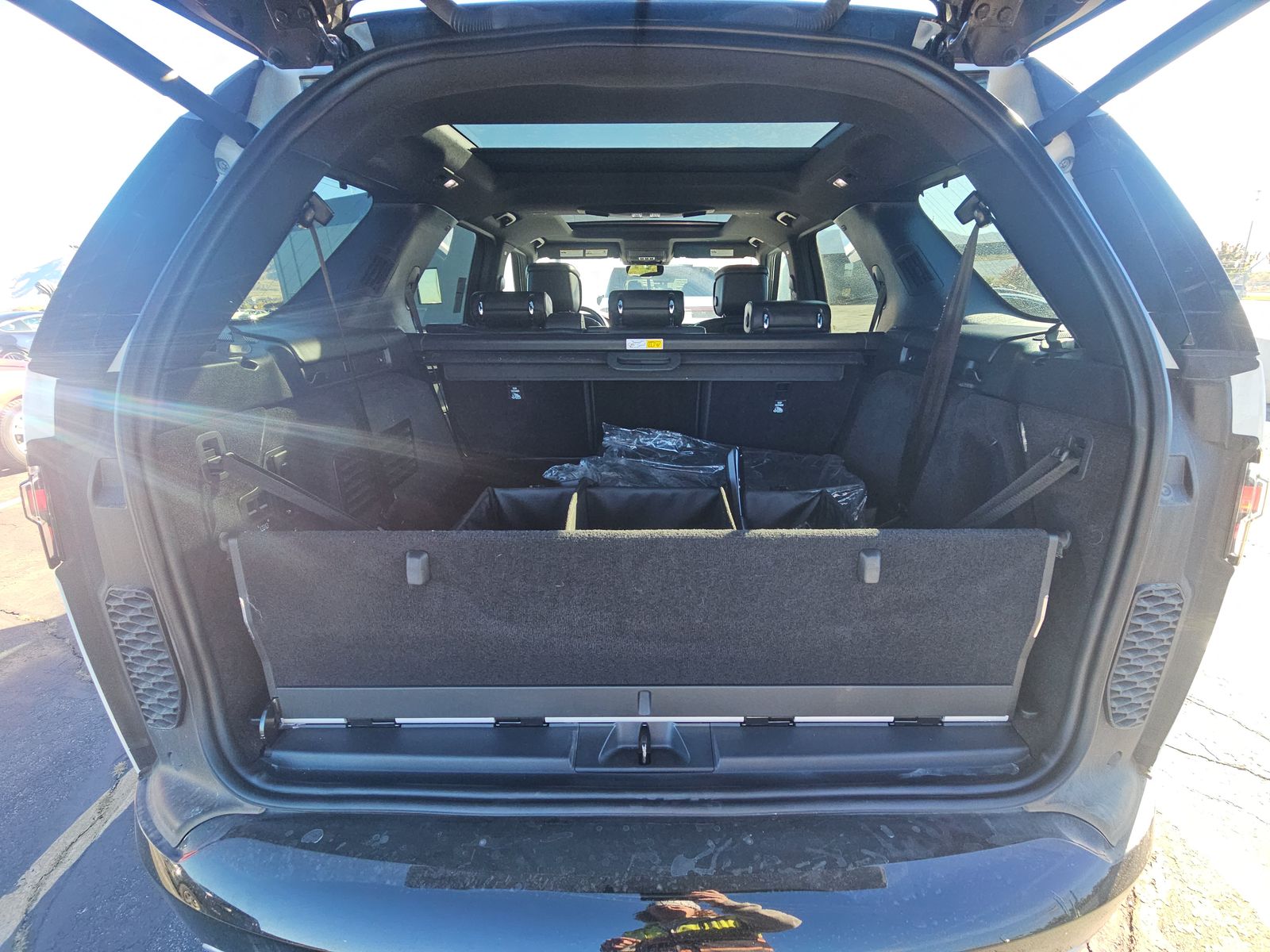 2023 Land Rover Discovery Metropolitan Edition AWD