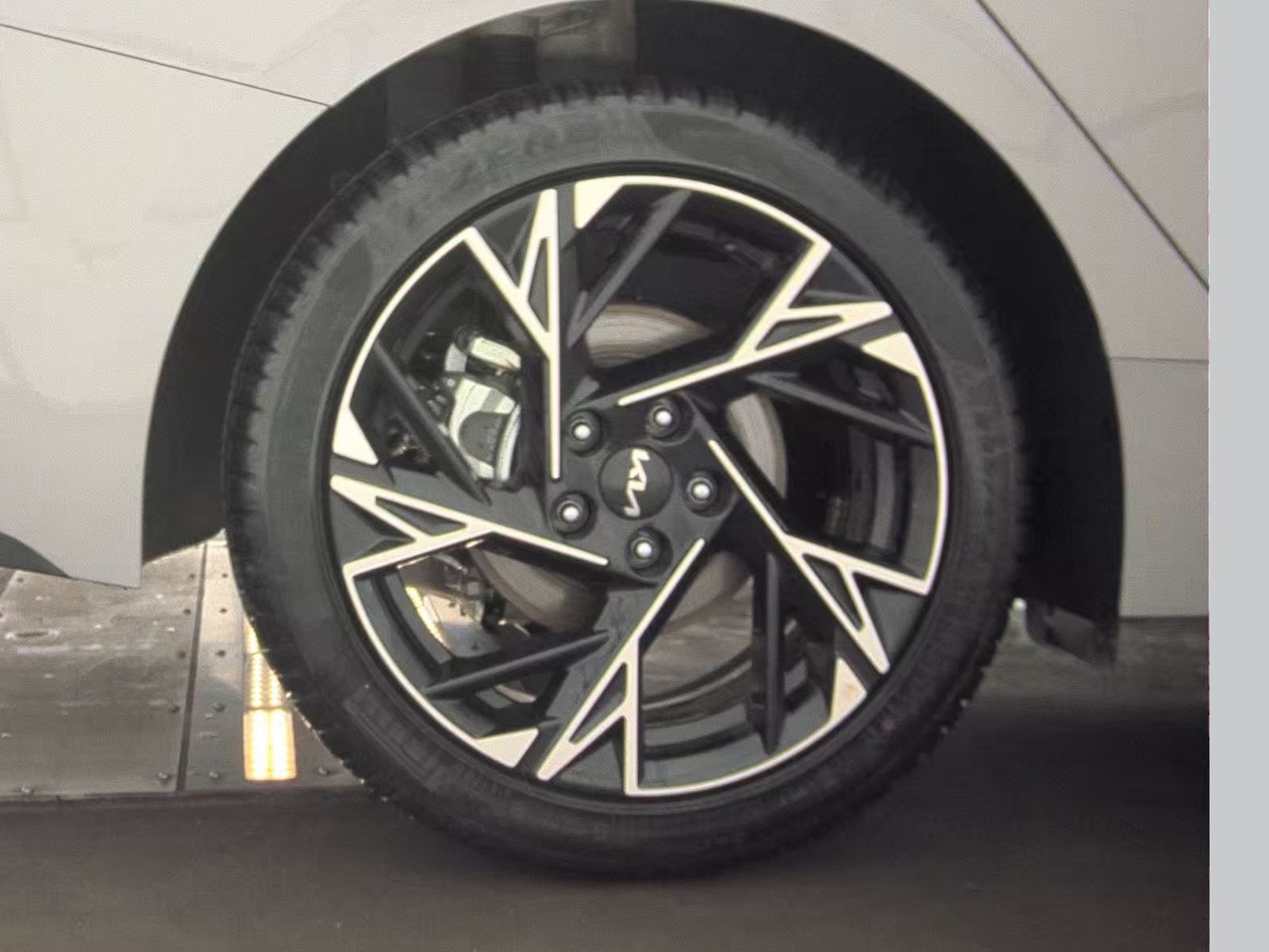 2025 Kia K5 GT-Line FWD