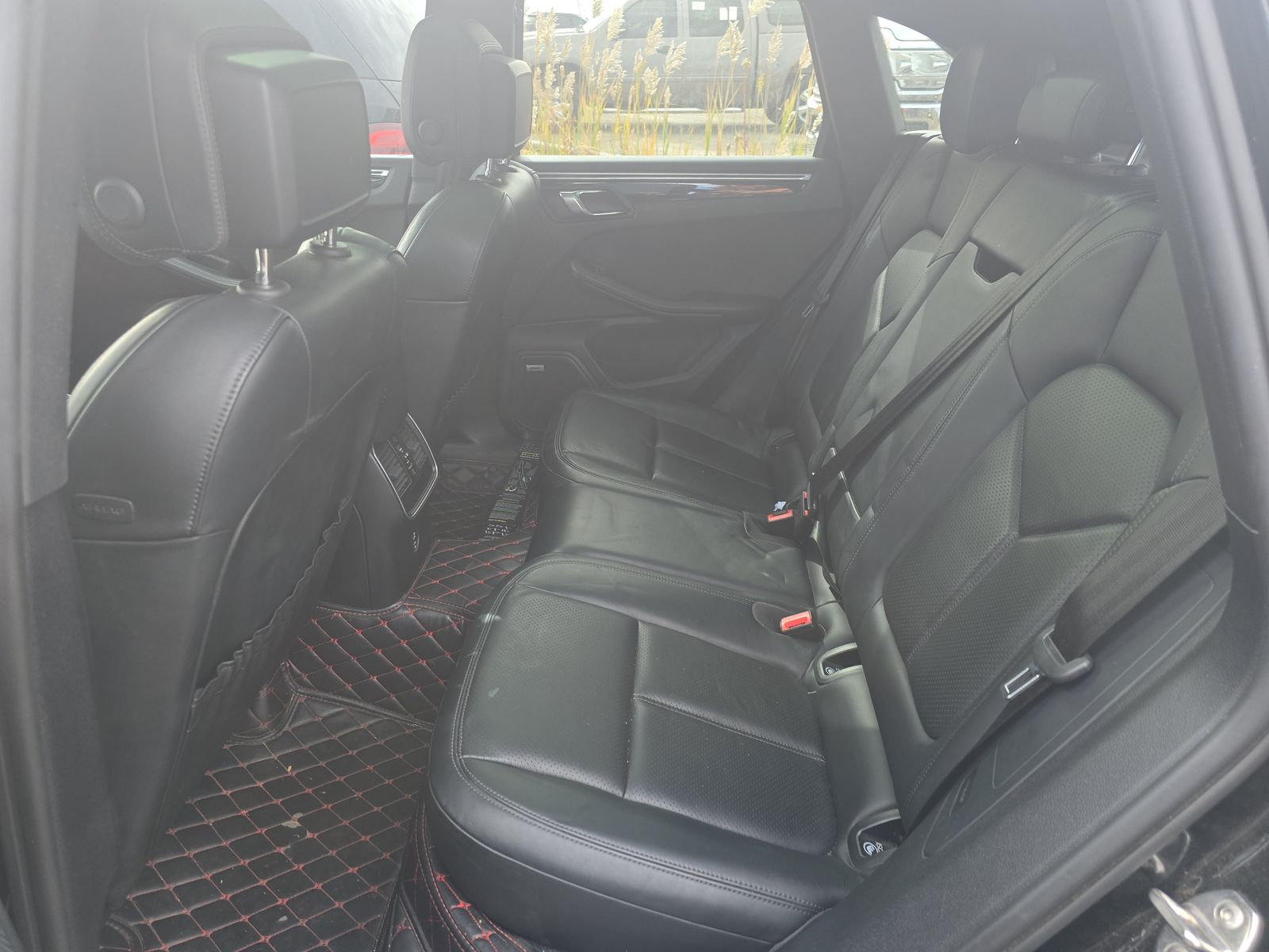 2021 Porsche Macan Base AWD