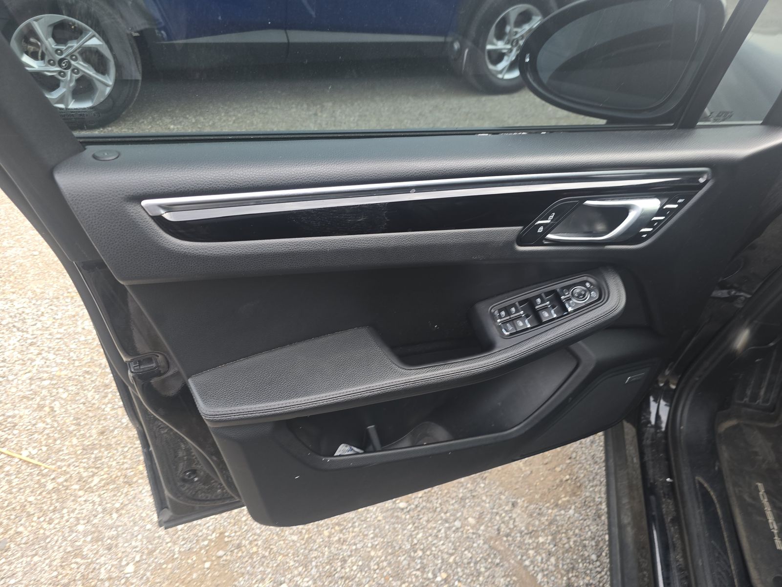 2021 Porsche Macan Base AWD