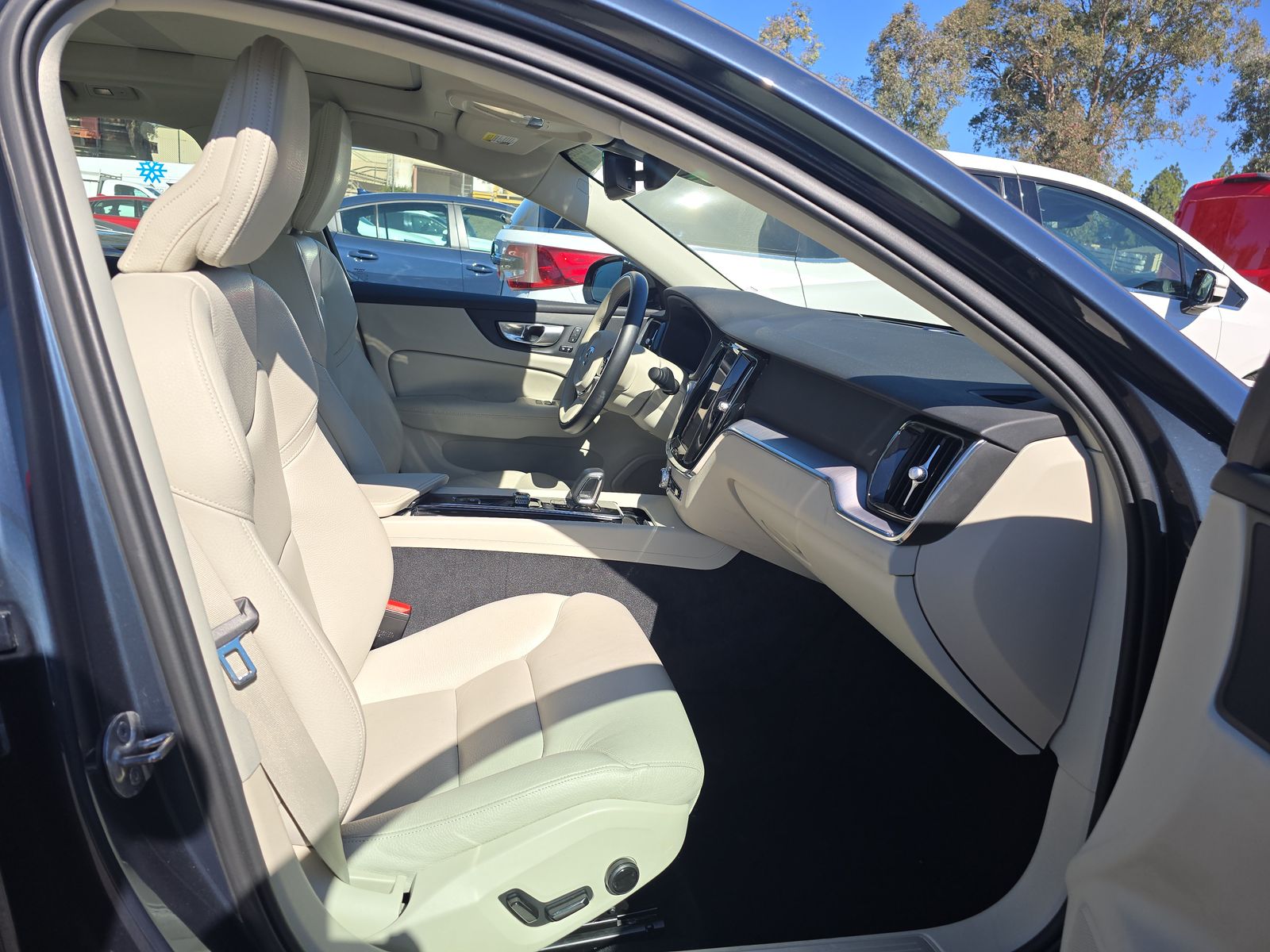 2025 Volvo S60 B5 Core AWD